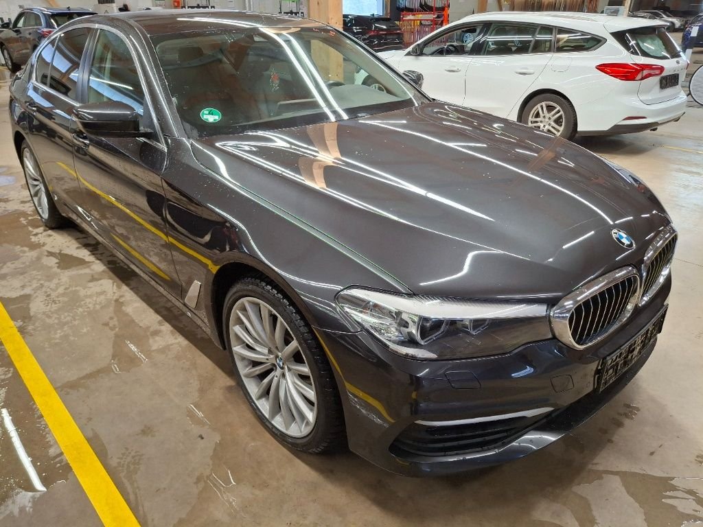 BMW 5 Series 520 - Diesel - Automatic - 188 hp - 89.269 km 