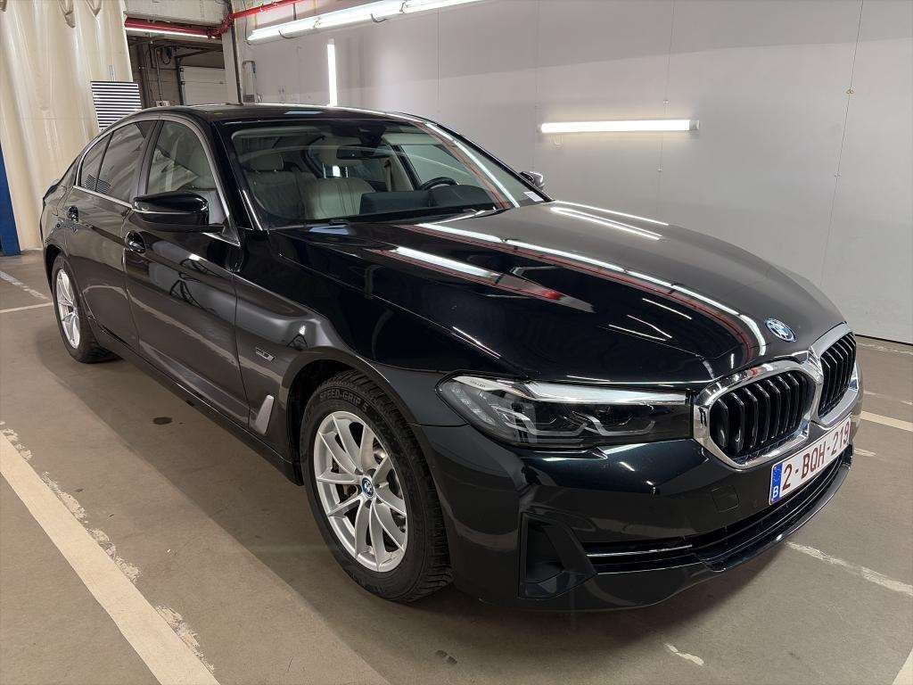 BMW 5 Series 520e Lounge - Hybrid - Automatic - 164 hp - 80.316 km Lounge