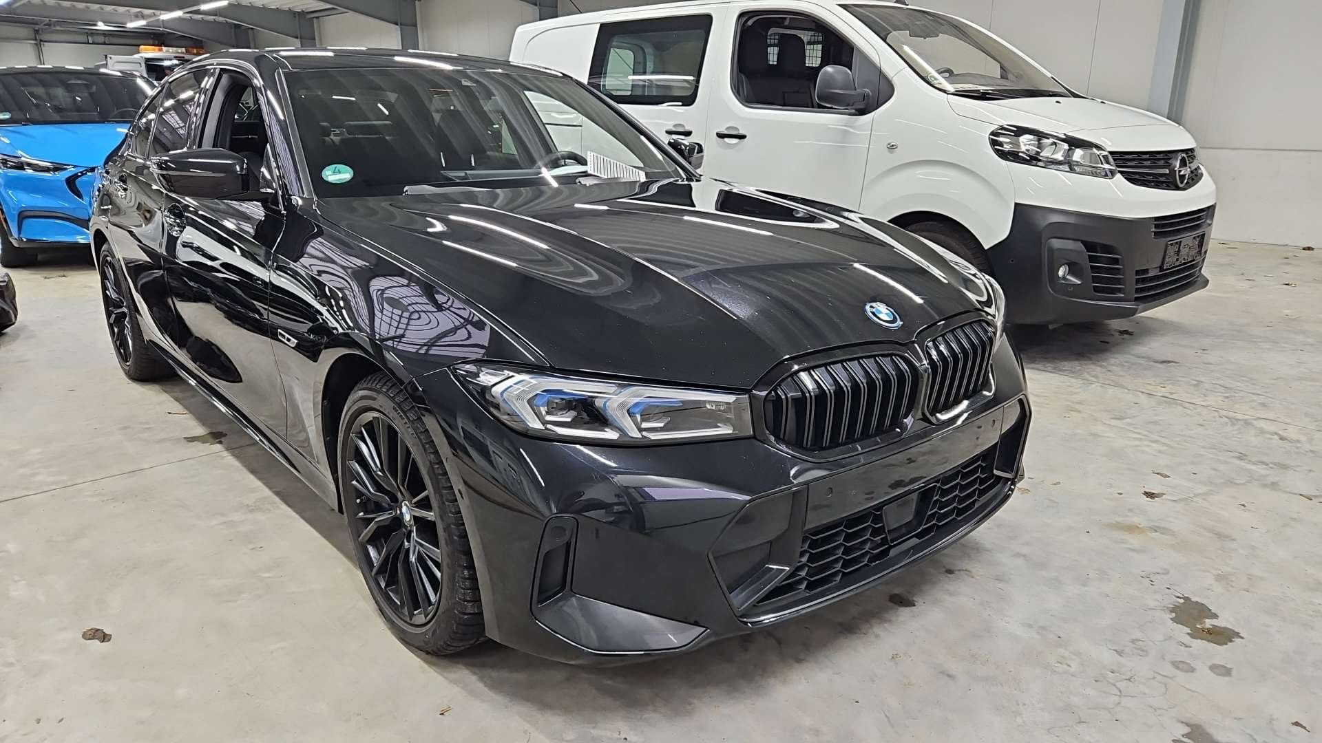 BMW 3 Series 330e M Sport - Hybrid - Automatic - 184 hp - 54.436 km M Sport