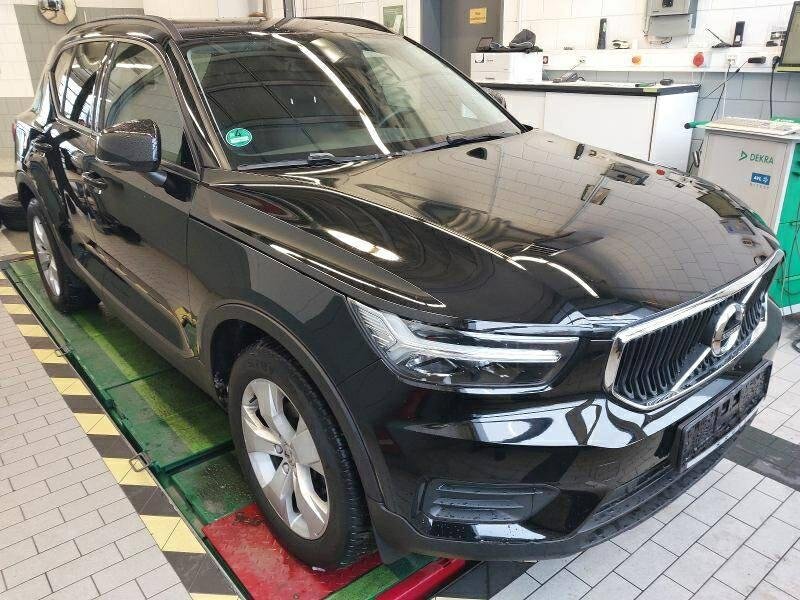 Volvo XC40 T2 Essential - Petrol - Manual - 129 hp - 41.014 km Essential
