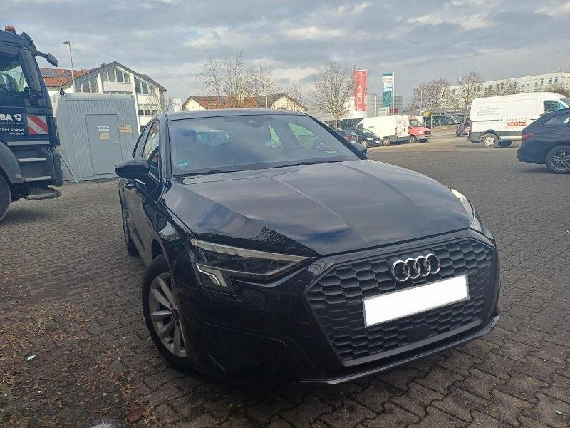Audi A3 Sportback 30 TFSI - Petrol - Manual - 110 hp - 37.946 km 