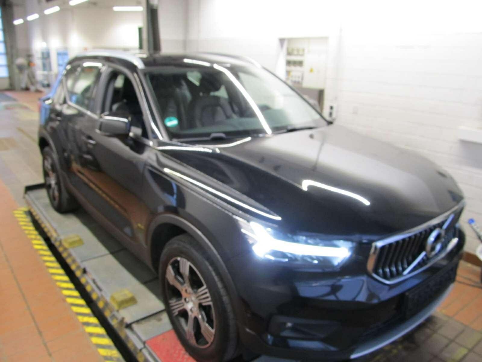 Volvo XC40 B4 Plus Bright - Petrol - Automatic - 197 hp - 28.369 km Plus Bright