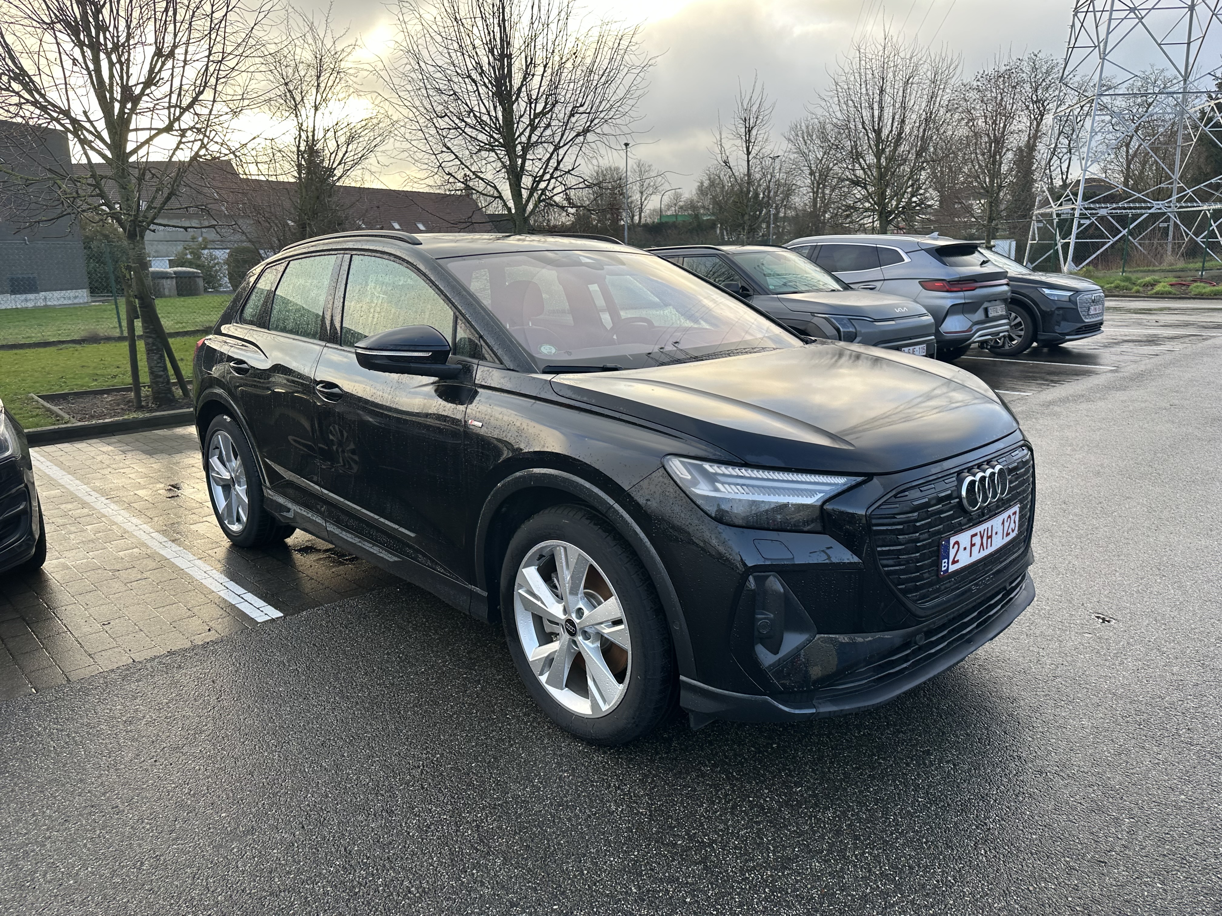 Audi Q4 E-tron 45 S Line - Electric - Automatic - 285 hp - 22.007 km S Line