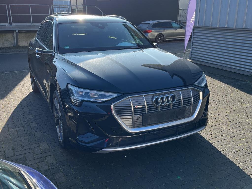Audi E-Tron 55 S Line - Quattro - Electric - Automatic - 408 hp - 83.354 km S Line