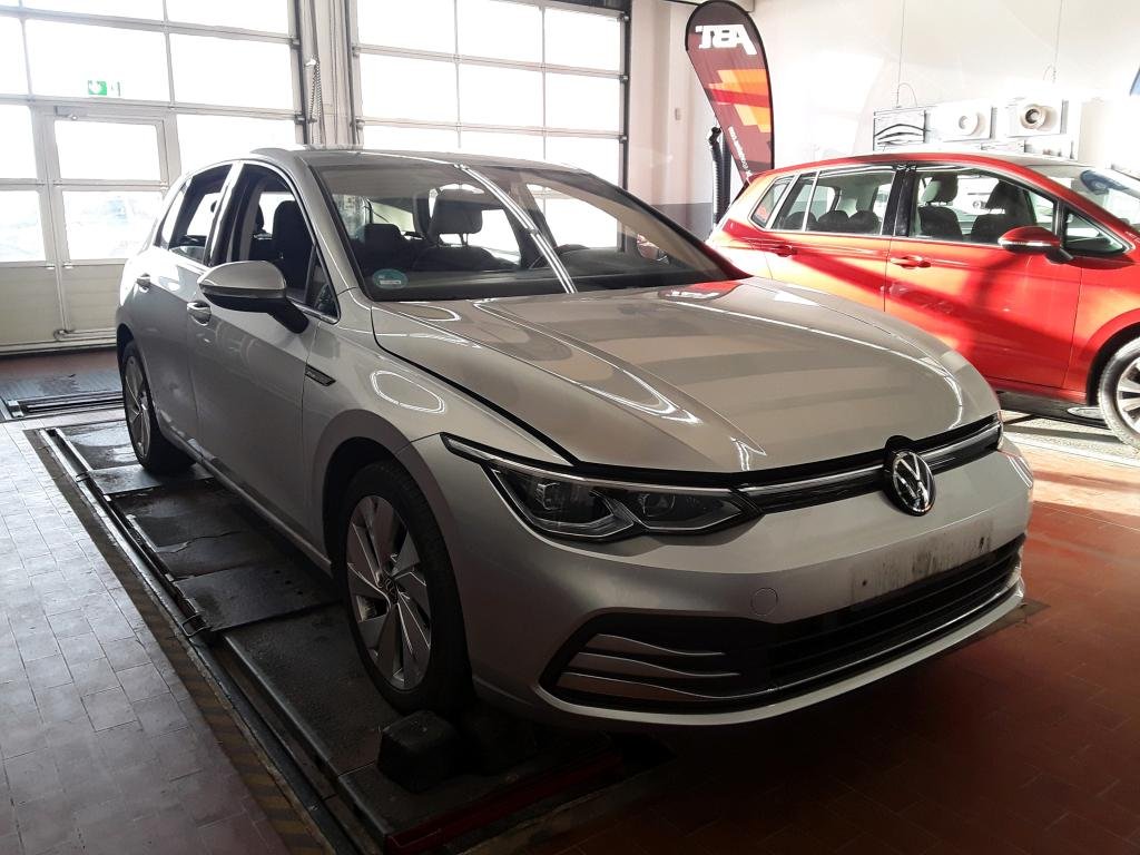 Volkswagen Golf 1.5 eTSI Style - Petrol - Automatic - 130 hp - 34.913 km Style