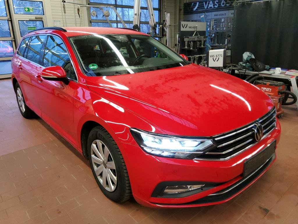 Volkswagen Passat Variant 2.0 TDI Business - Diesel - Automatic - 122 hp - 51.818 km Business
