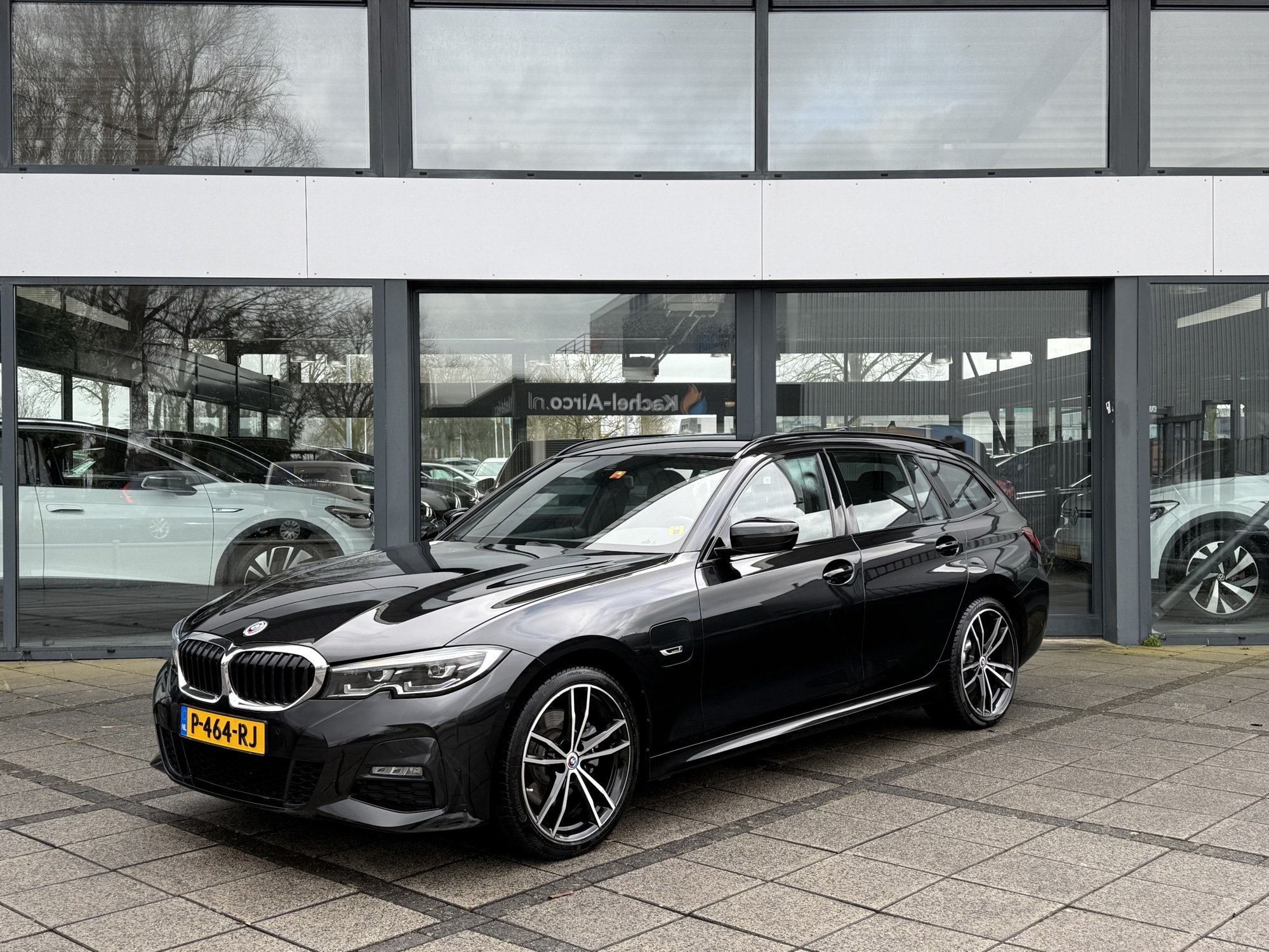 BMW 3 Series Touring 320e Business - Hybrid - Automatic - 163 hp - 194.622 km