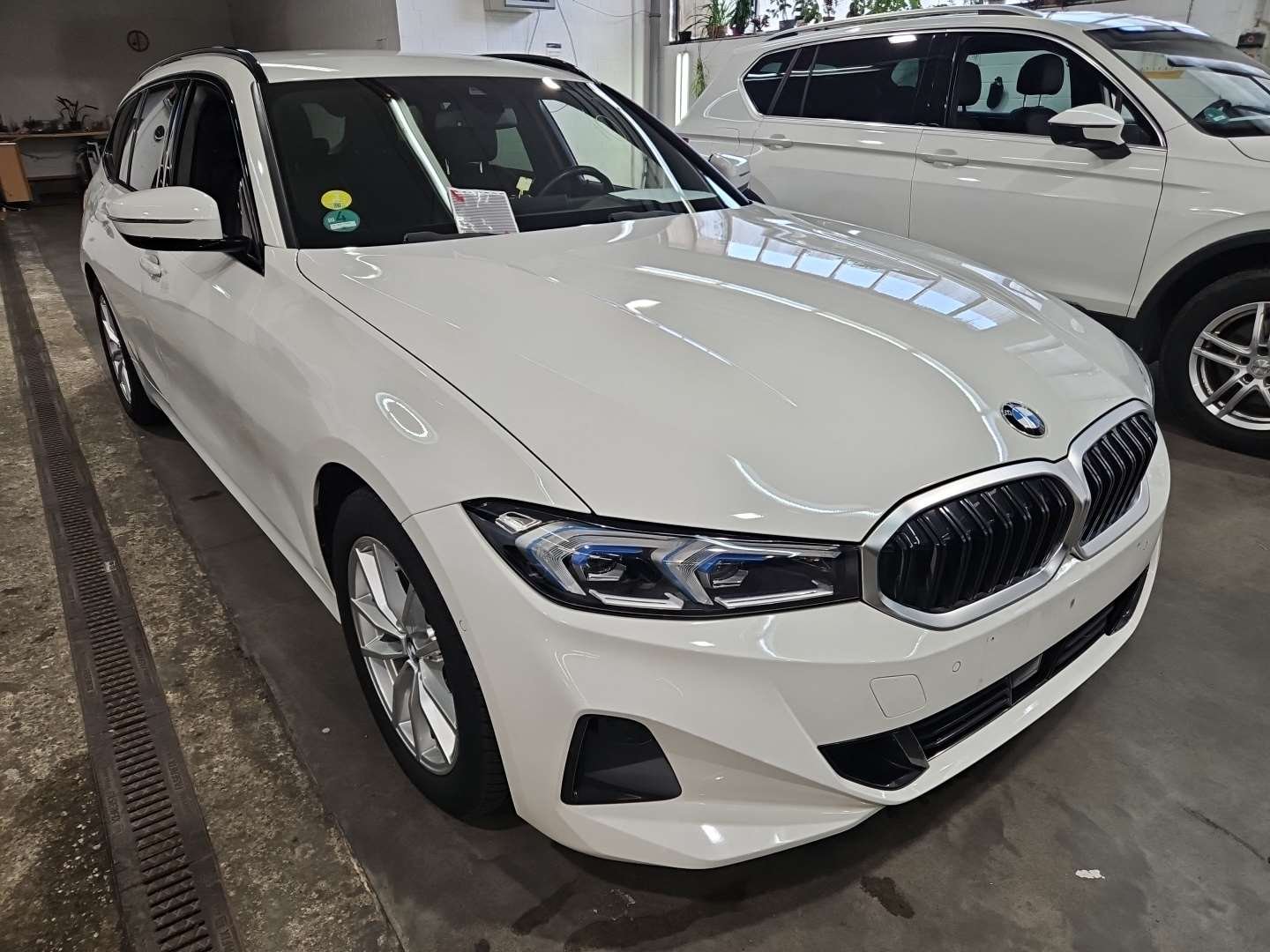 BMW 3 Series Touring 318d - Diesel - Automatic - 150 hp - 79.692 km 