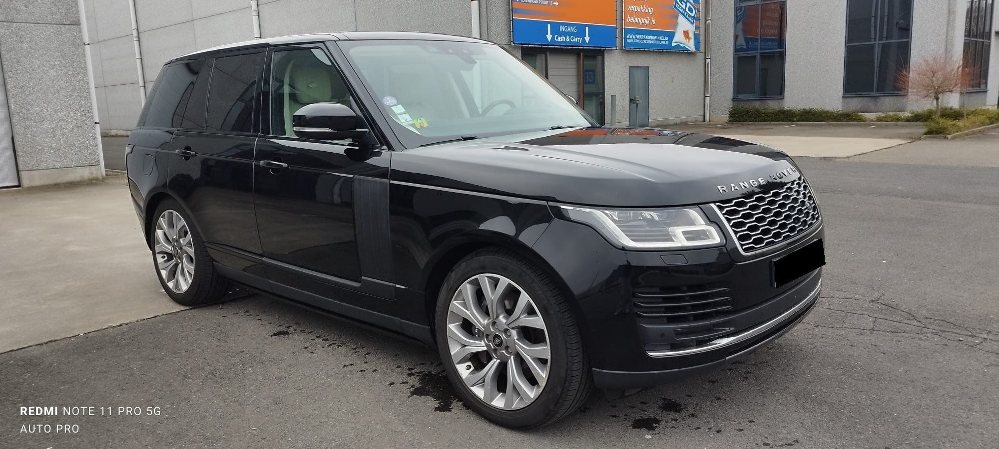 Land Rover Range Rover P400e Vogue - Hybrid - Automatic - 300 hp - 136.689 km Vogue