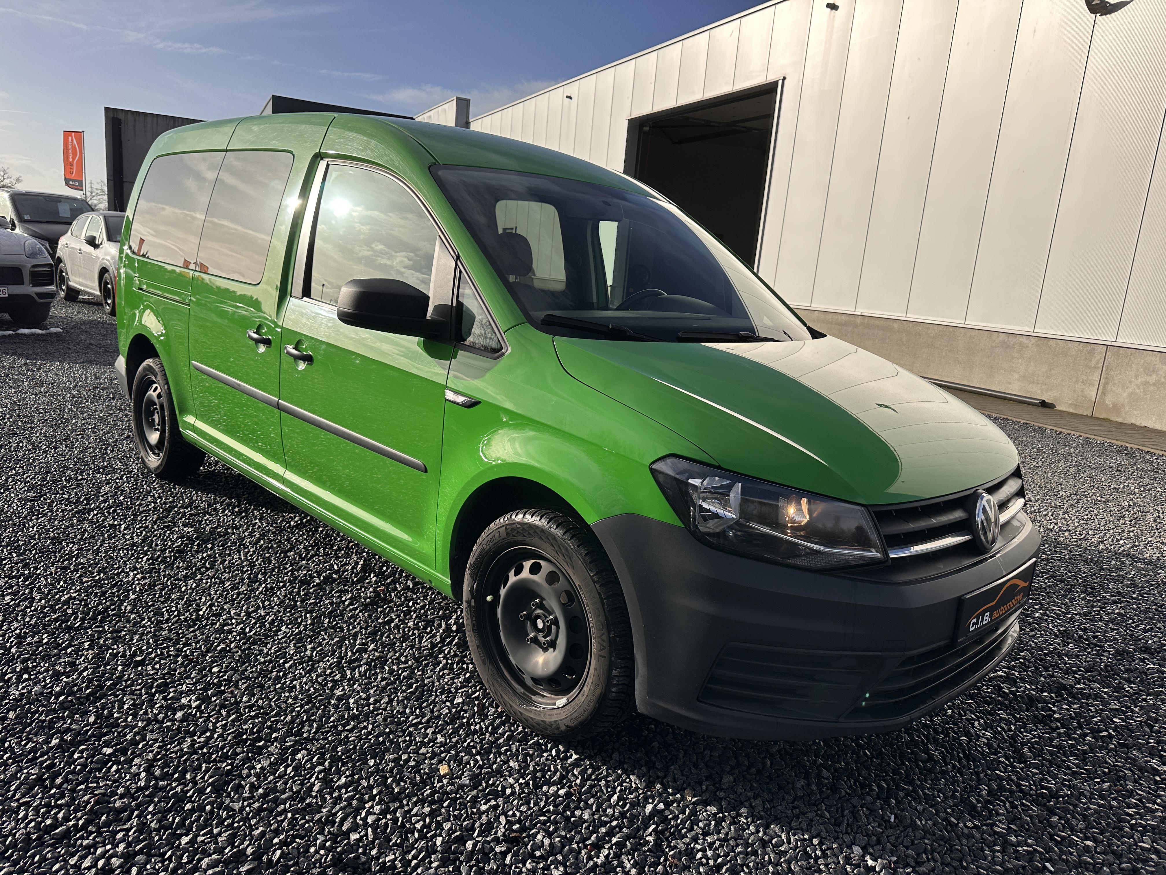 Volkswagen Caddy Maxi 2.0 TDI Trendline - Diesel - Manual - 102 hp - 128.446 km Trendline