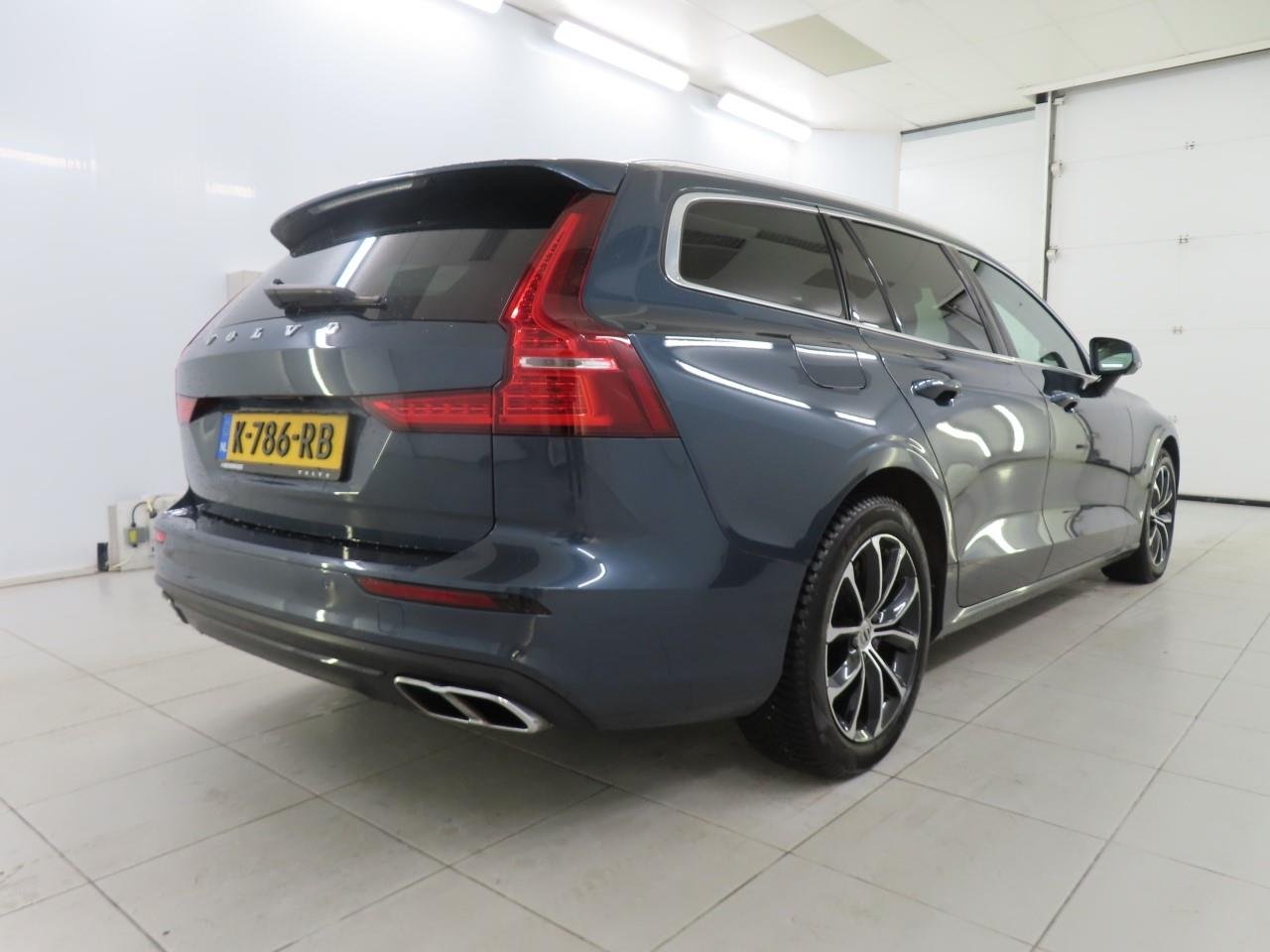 Volvo V60 B3 Business - Petrol - Automatic - 163 hp - 164.765 km
