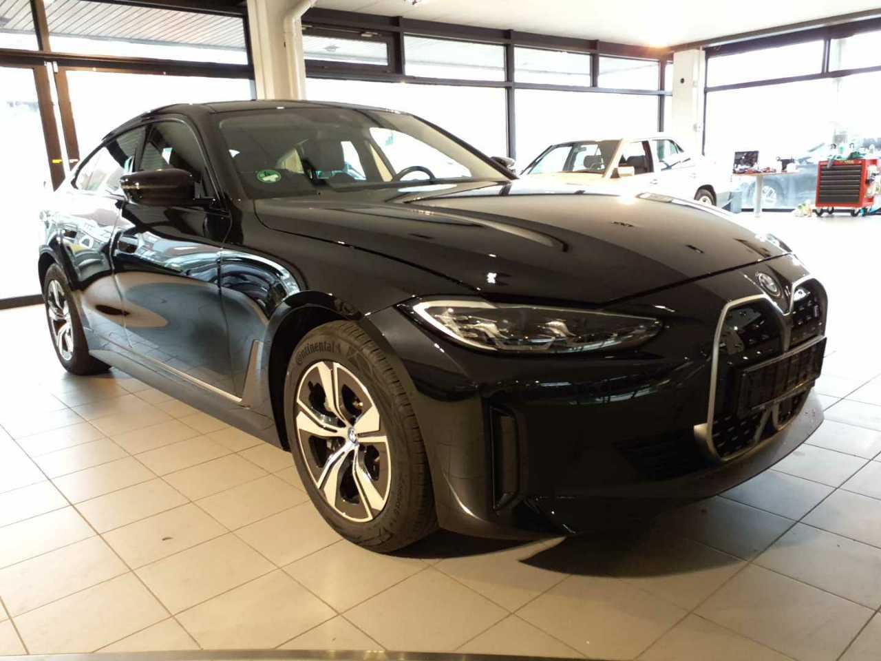 BMW i4 40 - Electric - Automatic - 340 hp - 14.606 km 
