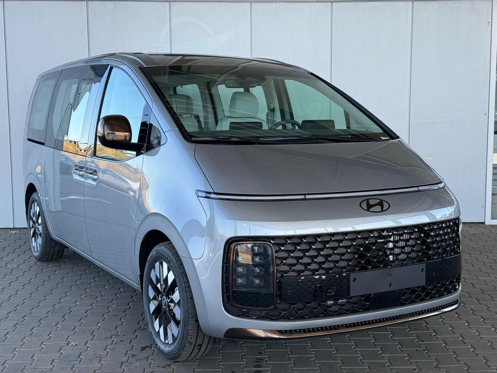 Hyundai Staria 2025