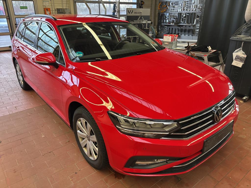 Volkswagen Passat Variant 2.0 TDI Business - Diesel - Automatic - 122 hp - 74.872 km Business