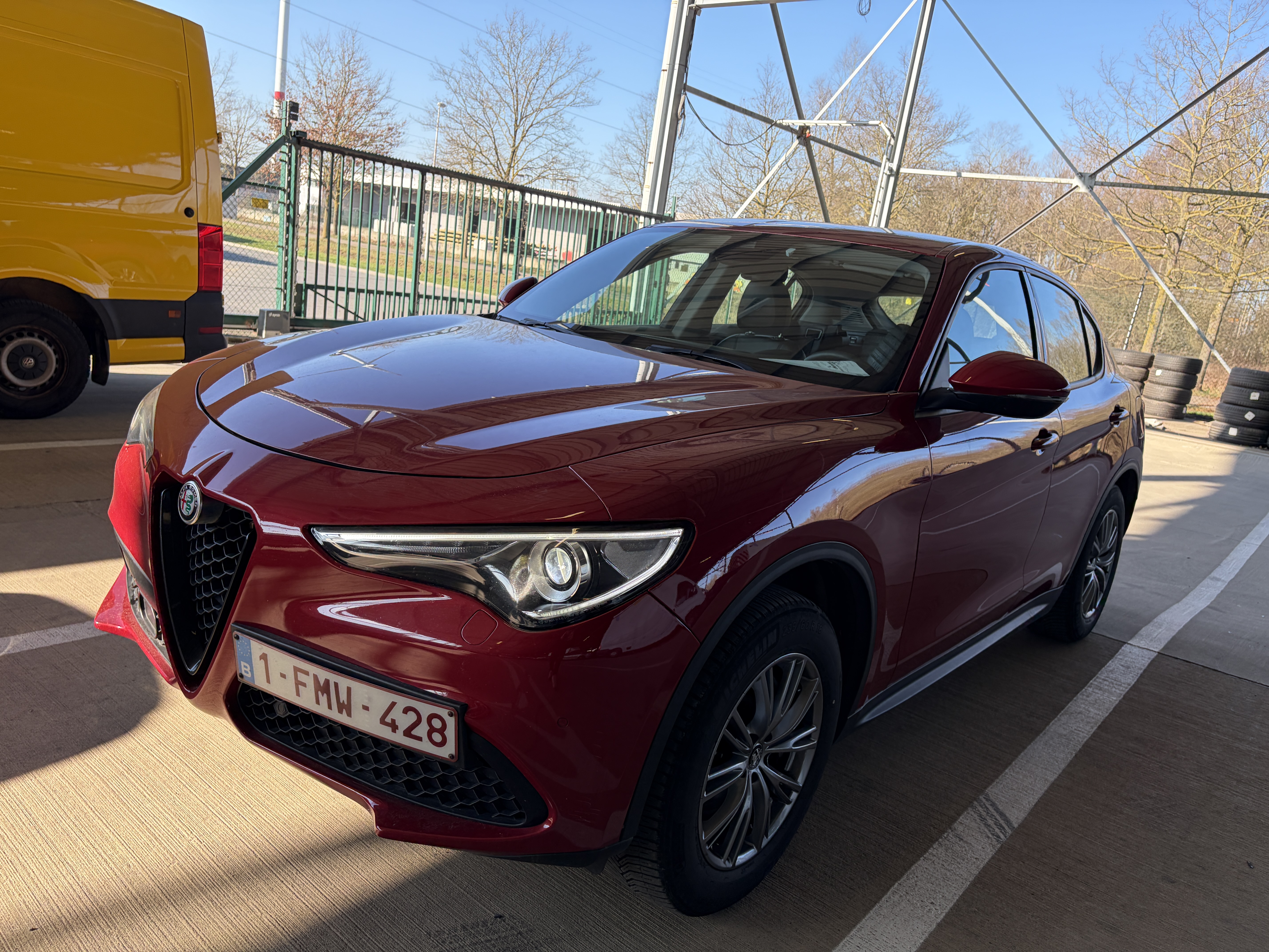 Alfa Romeo Stelvio 2.0 Lusso - Q4 - Petrol - Automatic - 200 hp - 101.206 km