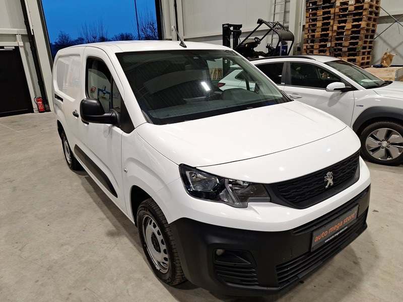 Peugeot Partner 1.5 HDI Premium - Diesel - Automatic - 130 hp - 106.380 km Premium