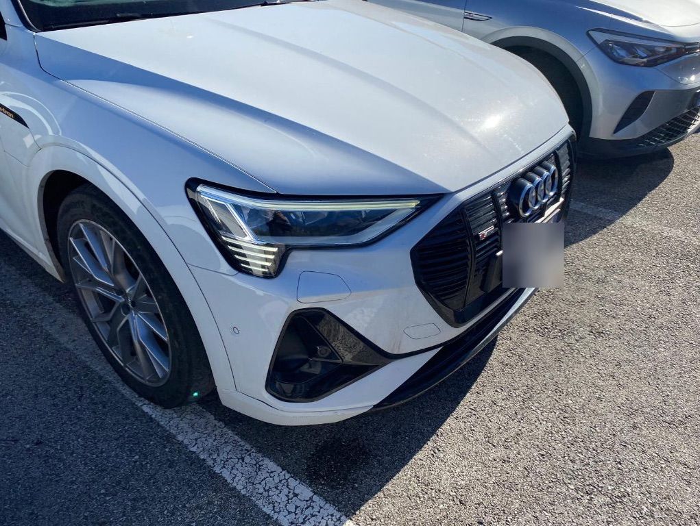 Audi E-Tron 55 S Line - Quattro - Electric - Automatic - 408 hp - 75.846 km S Line