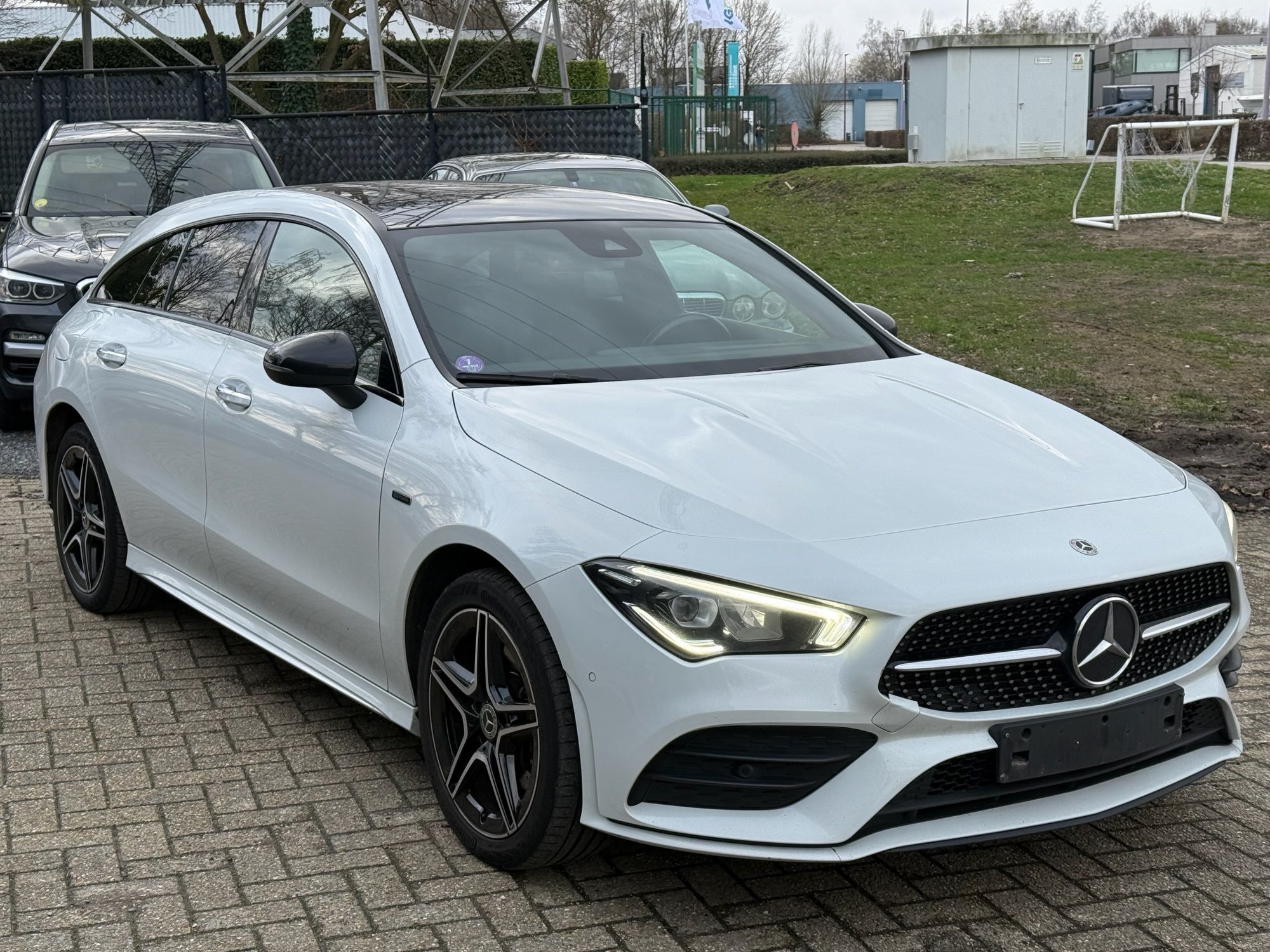 Mercedes-Benz CLA 250e AMG Line - Hybrid - Automatic - 160 hp - 220.700 km AMG Line