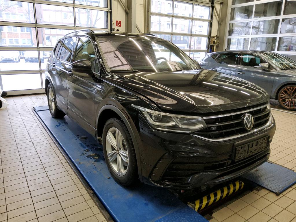 Volkswagen Tiguan Allspace 2.0 TDI R-Line - Diesel - Automatic - 200 hp - 27.494 km R-Line