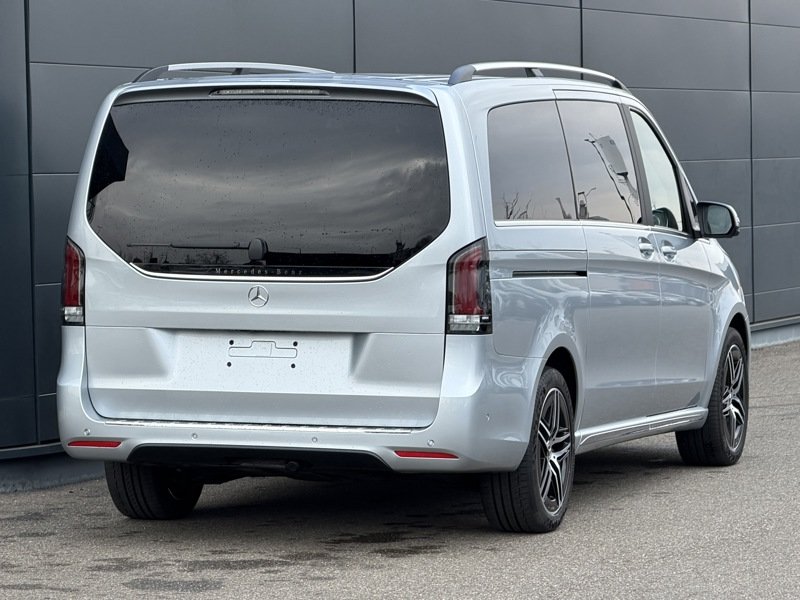 Mercedes-Benz V 220 CDI AMG Line - Diesel - Automatic - 163 hp - 11.365 km