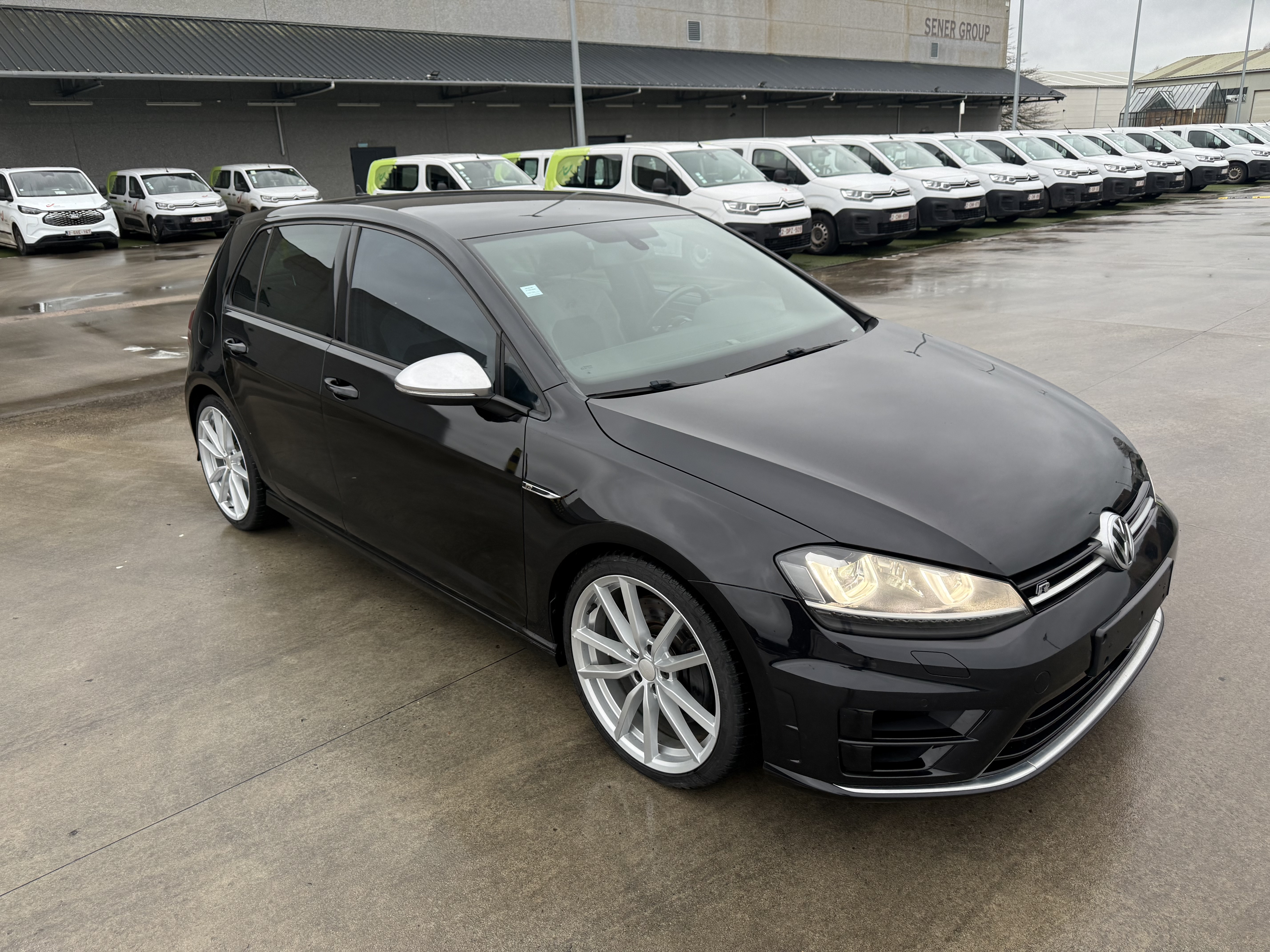 Volkswagen Golf 2.0 TSI - 4Motion - Petrol - Automatic - 300 hp - 124.246 km 