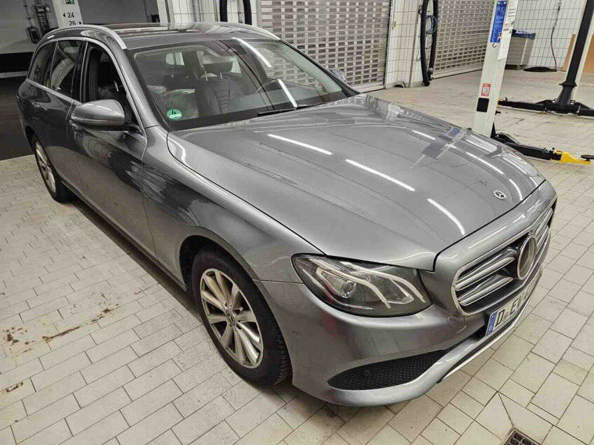 Mercedes-Benz E Break 300 Avantgarde - Diesel - Automatic - 245 hp - 143.002 km Avantgarde