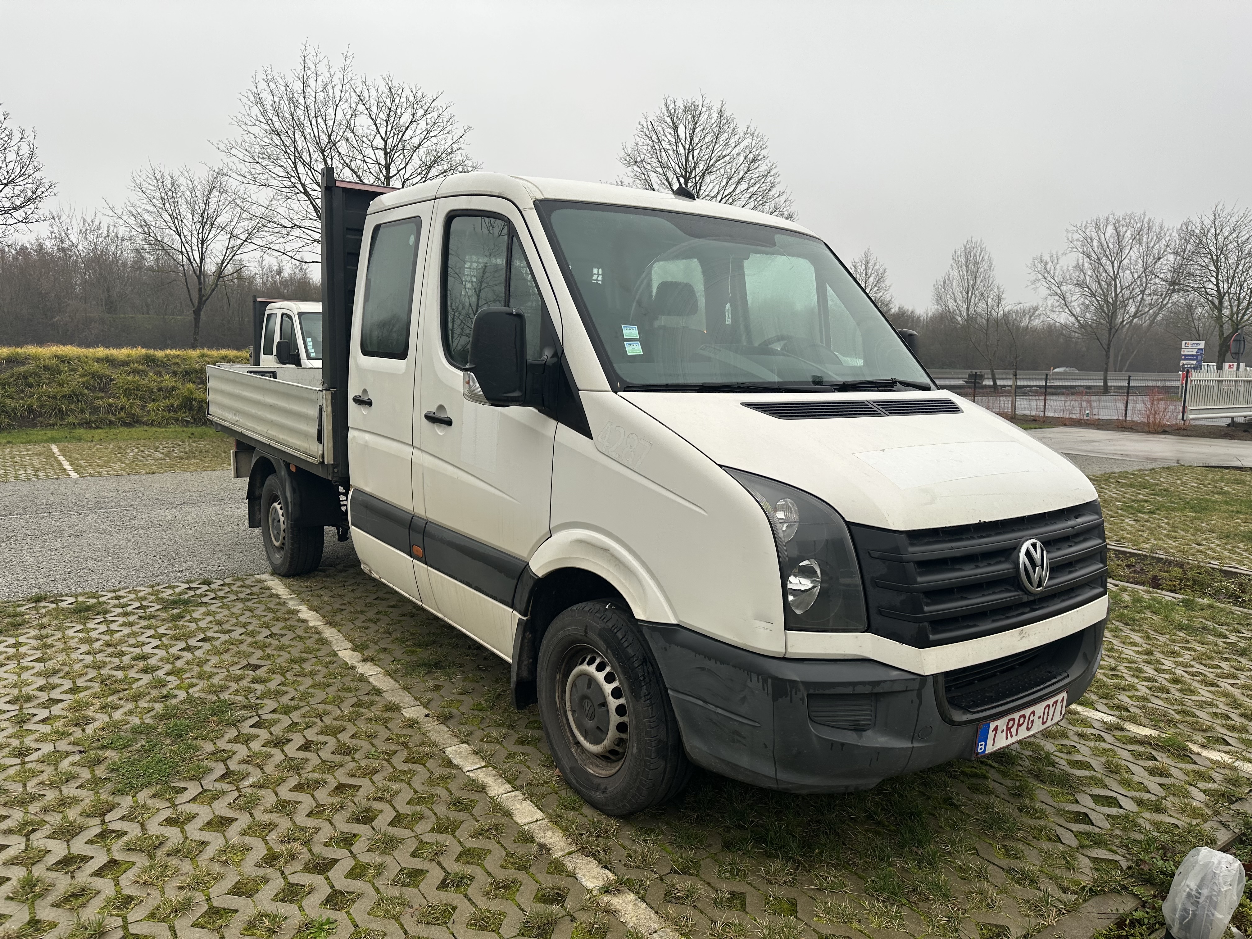 Volkswagen Crafter flatbed 2.0 TDI - Diesel - Manual - 109 hp - 200.951 km 