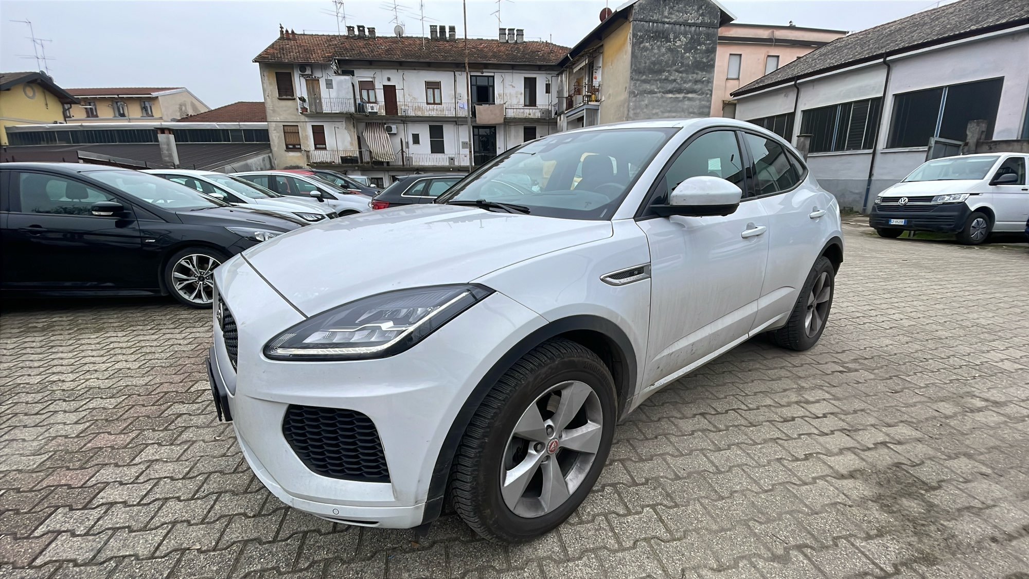 Jaguar E-Pace 2.0d R-Dynamic S - Diesel - Automatic - 179 hp - 139.176 km