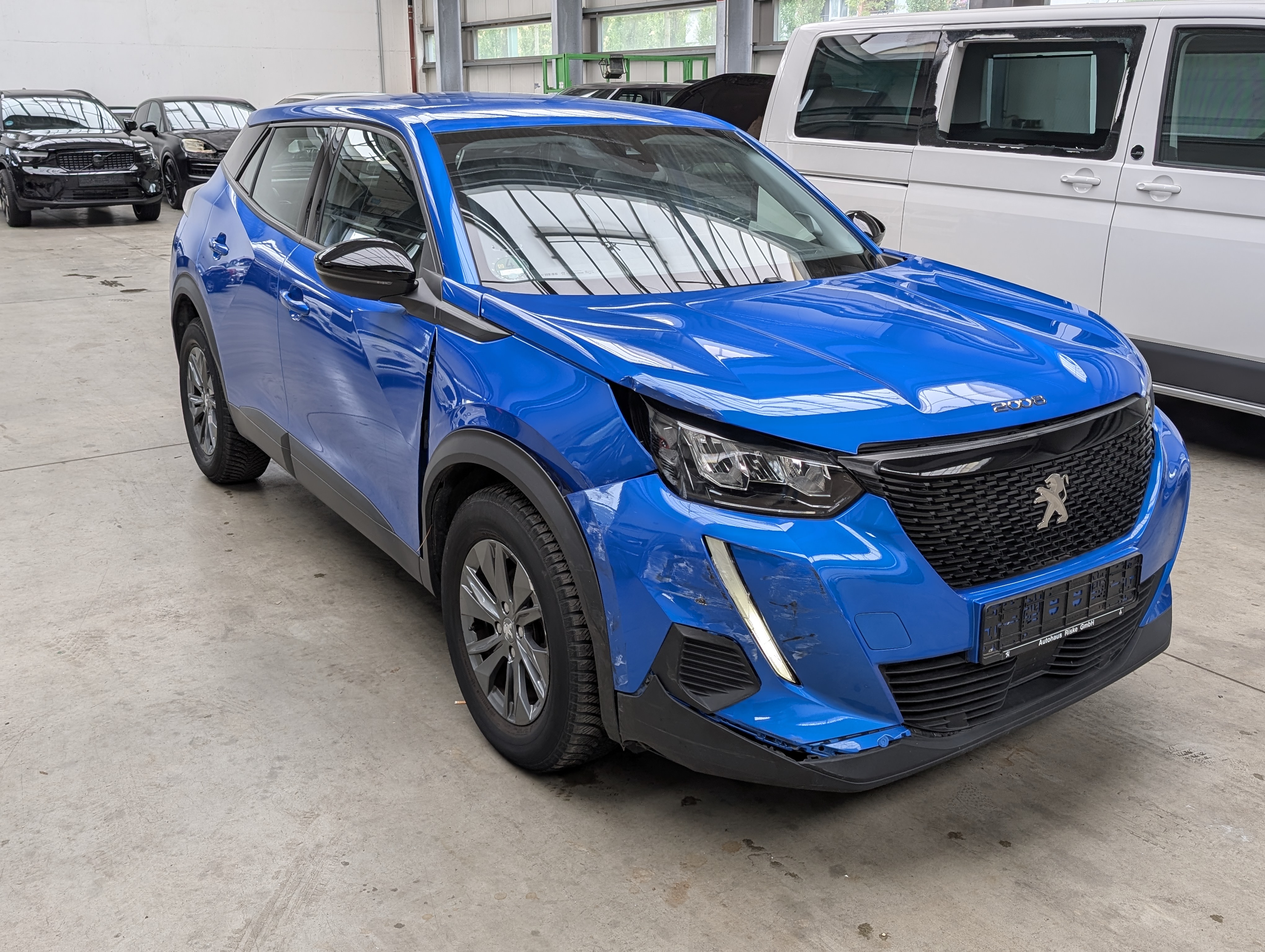 Peugeot 2008 Active Pack - Petrol - Automatic - 130 hp - 22.167 km Active Pack