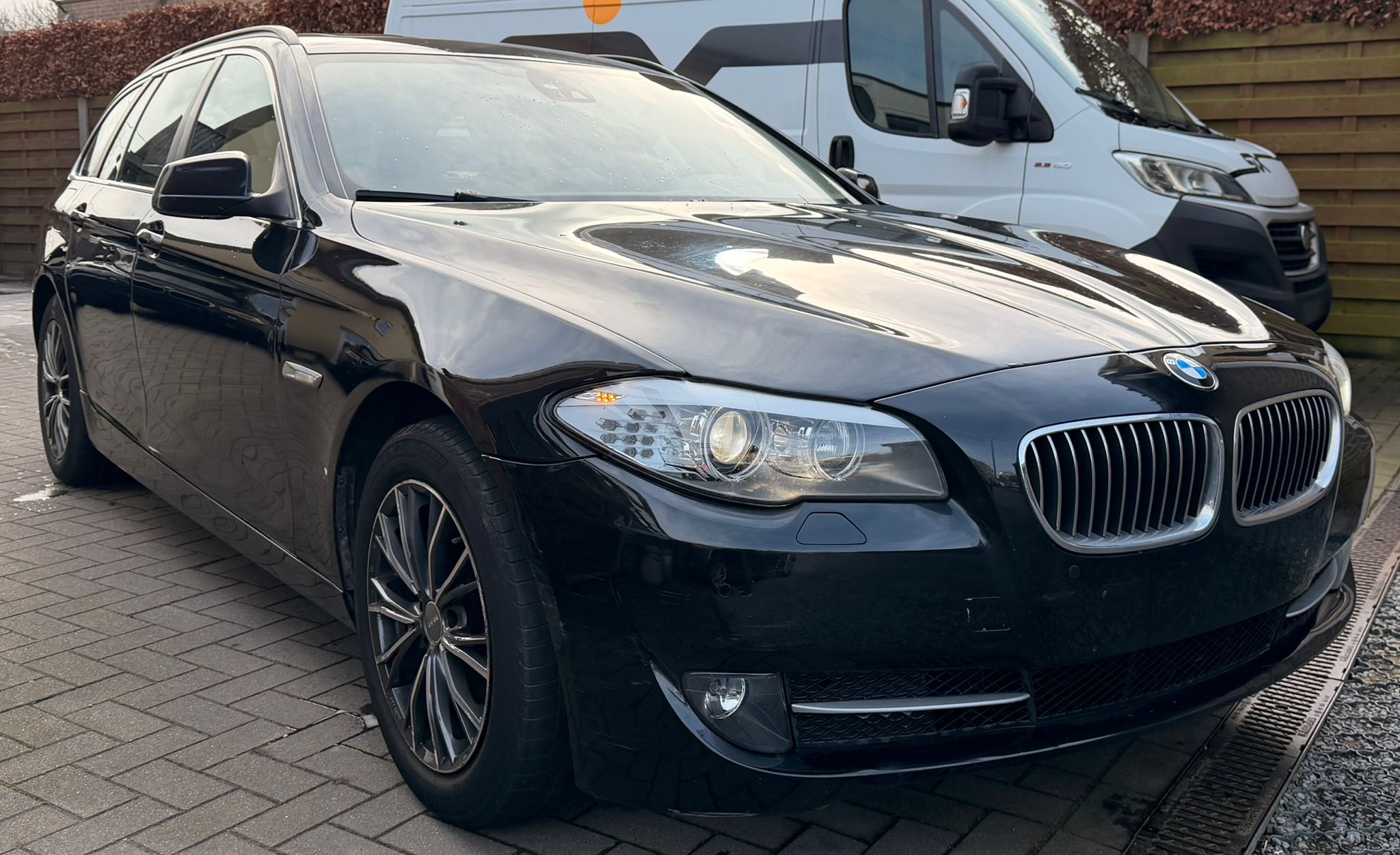 BMW 5 Series Touring 530d - Diesel - Manual - 245 hp - 331.600 km 