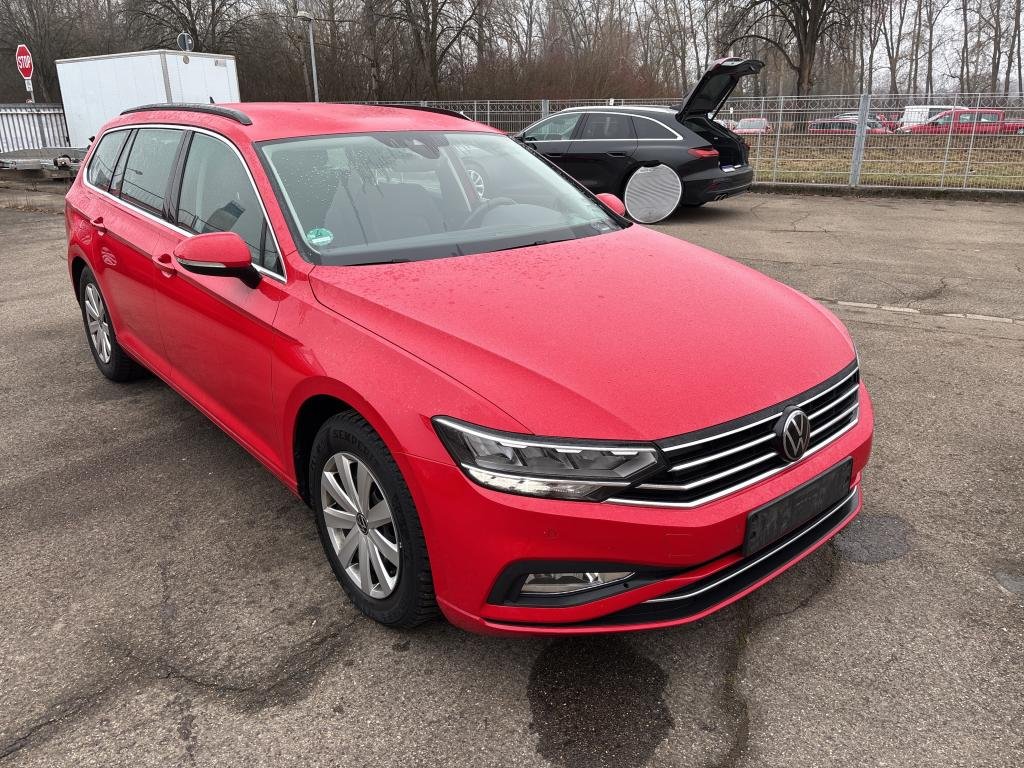 Volkswagen Passat Variant 2.0 TDI Business - Diesel - Automatic - 122 hp - 120.330 km Business
