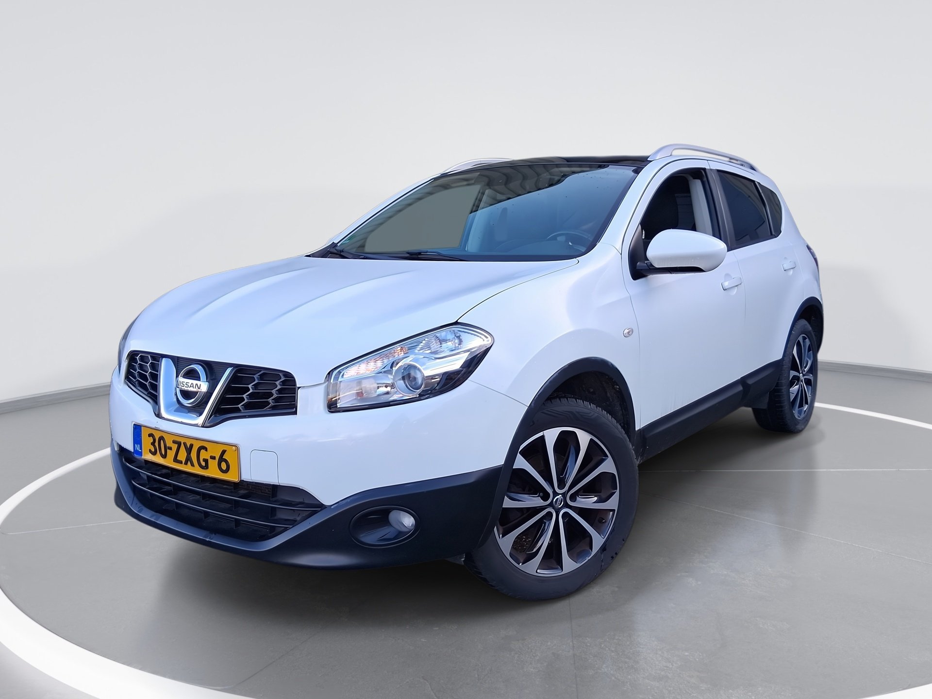 Nissan Qashqai 1.6 Connect - Petrol - Manual - 117 hp - 123.607 km