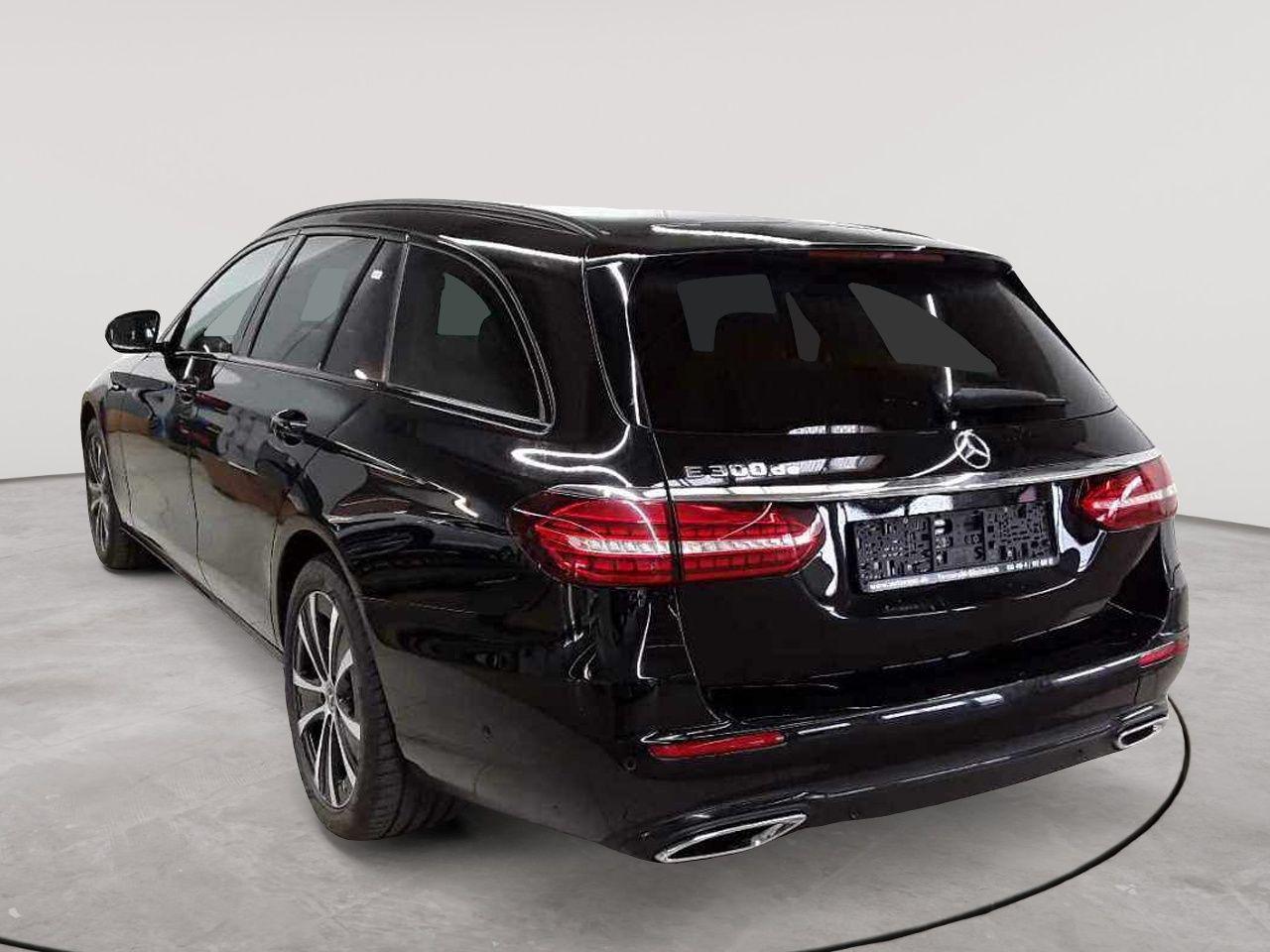Mercedes-Benz E Brak 300d xclusiv - Hybrid - Automatic - 194 hp - 92.603 km