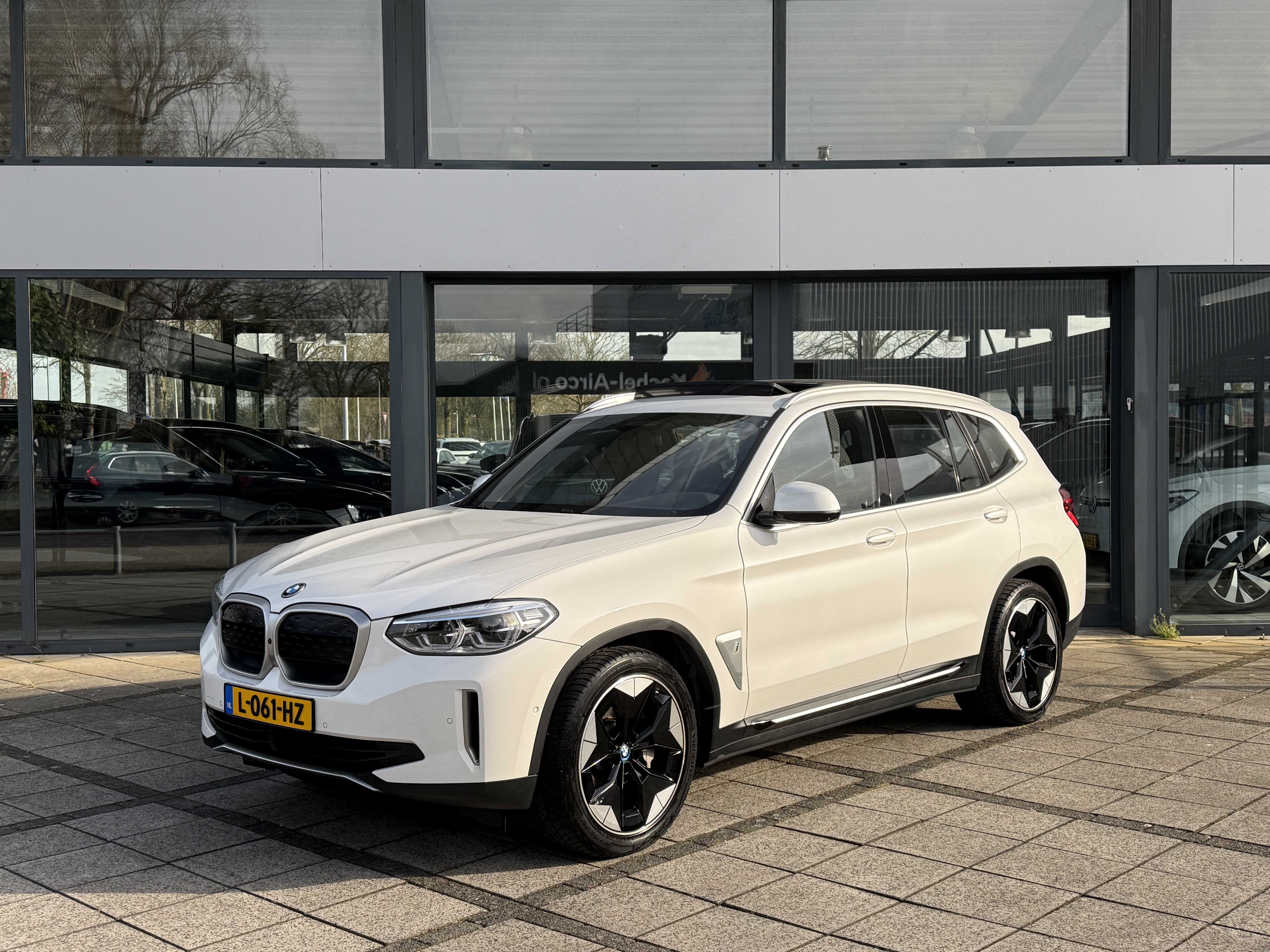 BMW iX3 74 kWh High Executive - Electric - Automatic - 286 hp - 202.736 km