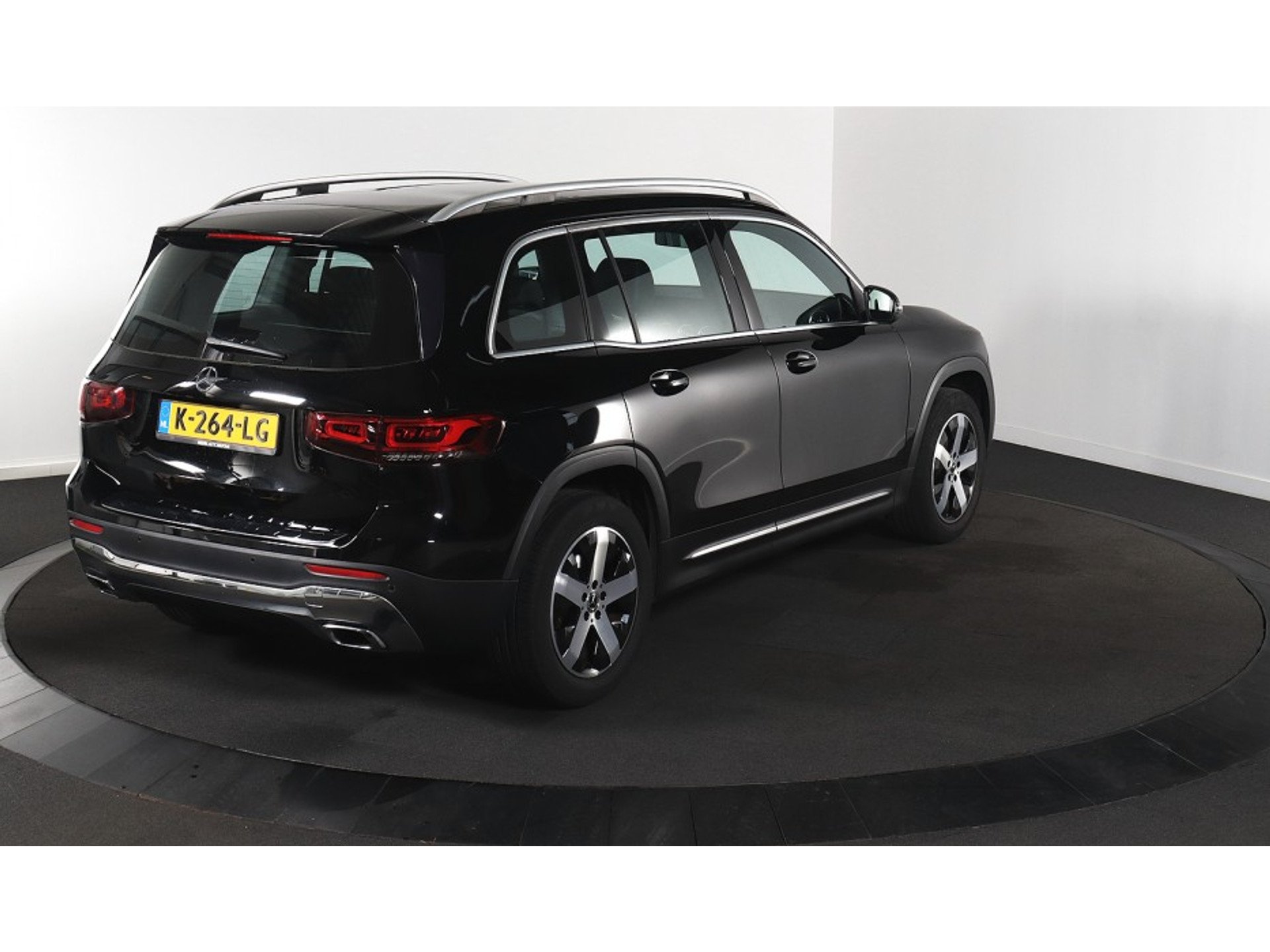 Mercedes-Benz GLB 180d Luxury - Diesel - Automatic - 116 hp - 54.873 km
