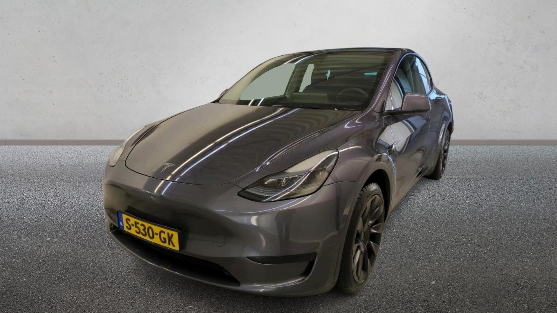Tesla Model Y Standard Range - Electric - Automatic - 238 hp - 184.366 km