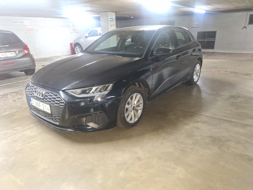 Audi A3 Sportback 30 TFSI Business - Petrol - Automatic - 110 hp - 32.119 km