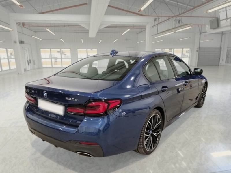 BMW 5 Series 530e M Sport - xDrive - Hybrid - Automatic - 252 hp - 27.831 km