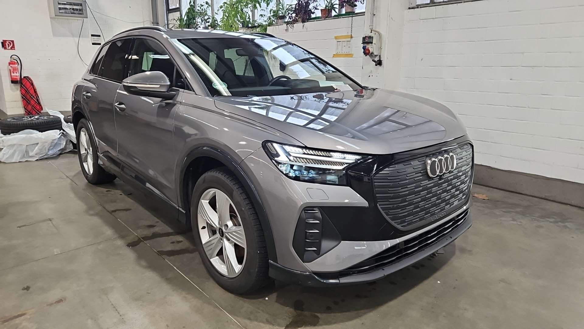 Audi Q4 E-tron 35 - Electric - Automatic - 170 hp - 32.548 km 