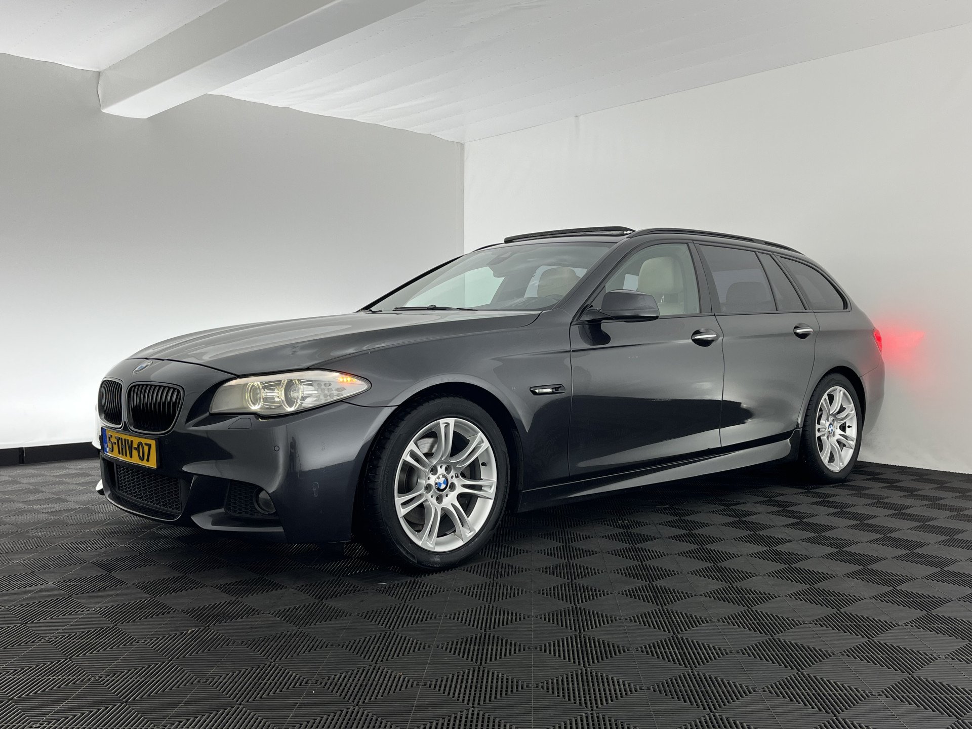 BMW 5 Series Touring 520d High Executive M sport - Diesel - Automatic - 184 hp - 307.038 km