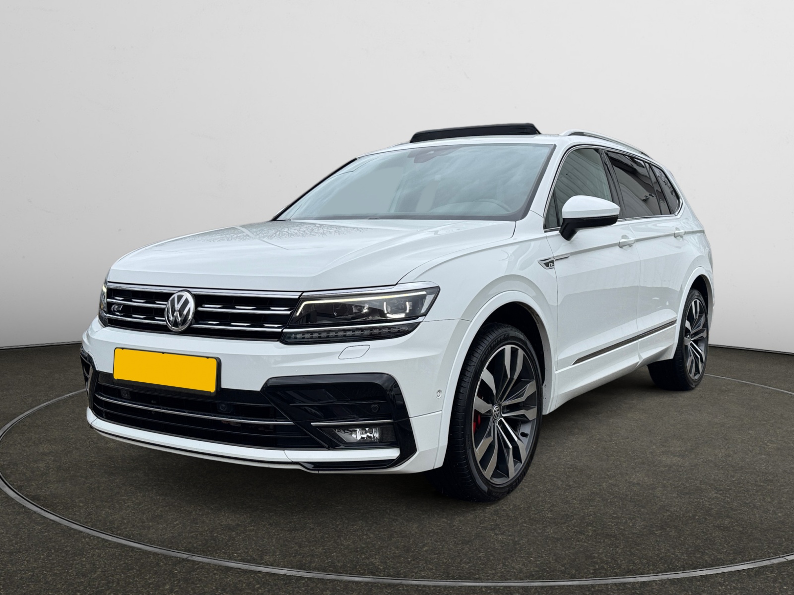 Volkswagen Tiguan 1.5 TSI Highline business R - Petrol - Automatic - 150 hp - 190.452 km