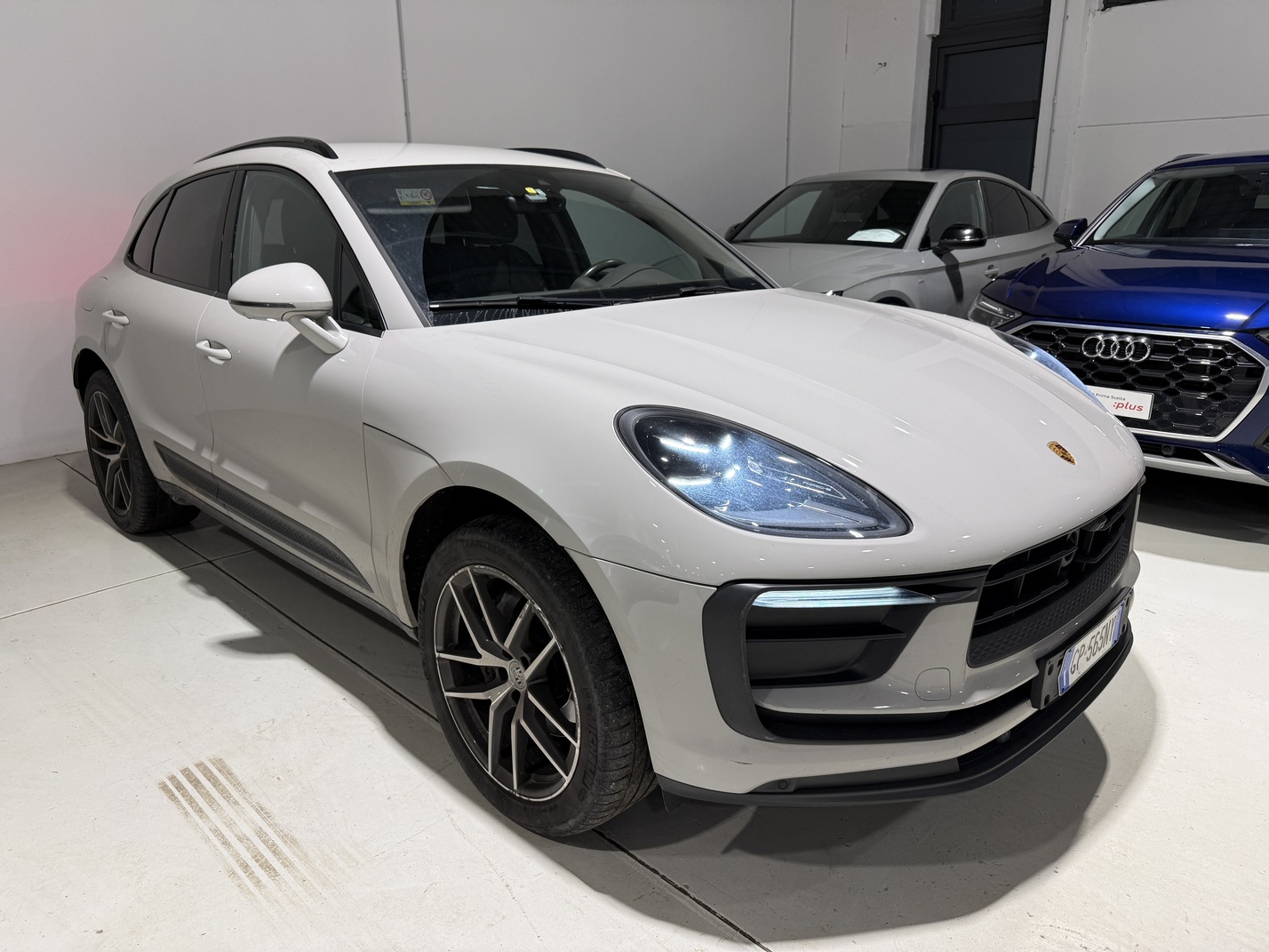 2023 Porsche Macan   AWD