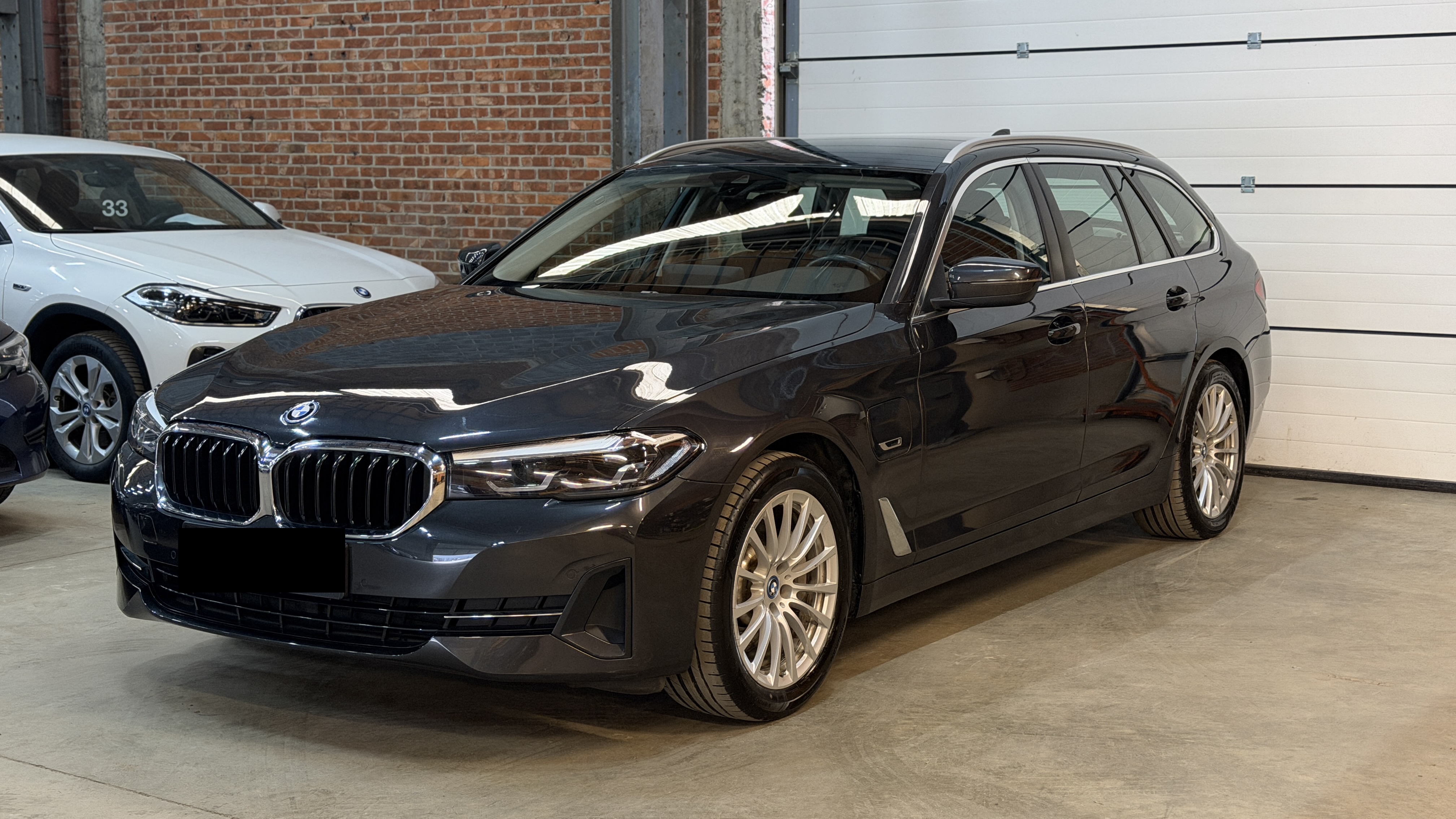 BMW 5 Series Touring 520 - Hybrid - Automatic - 163 hp - 113.490 km