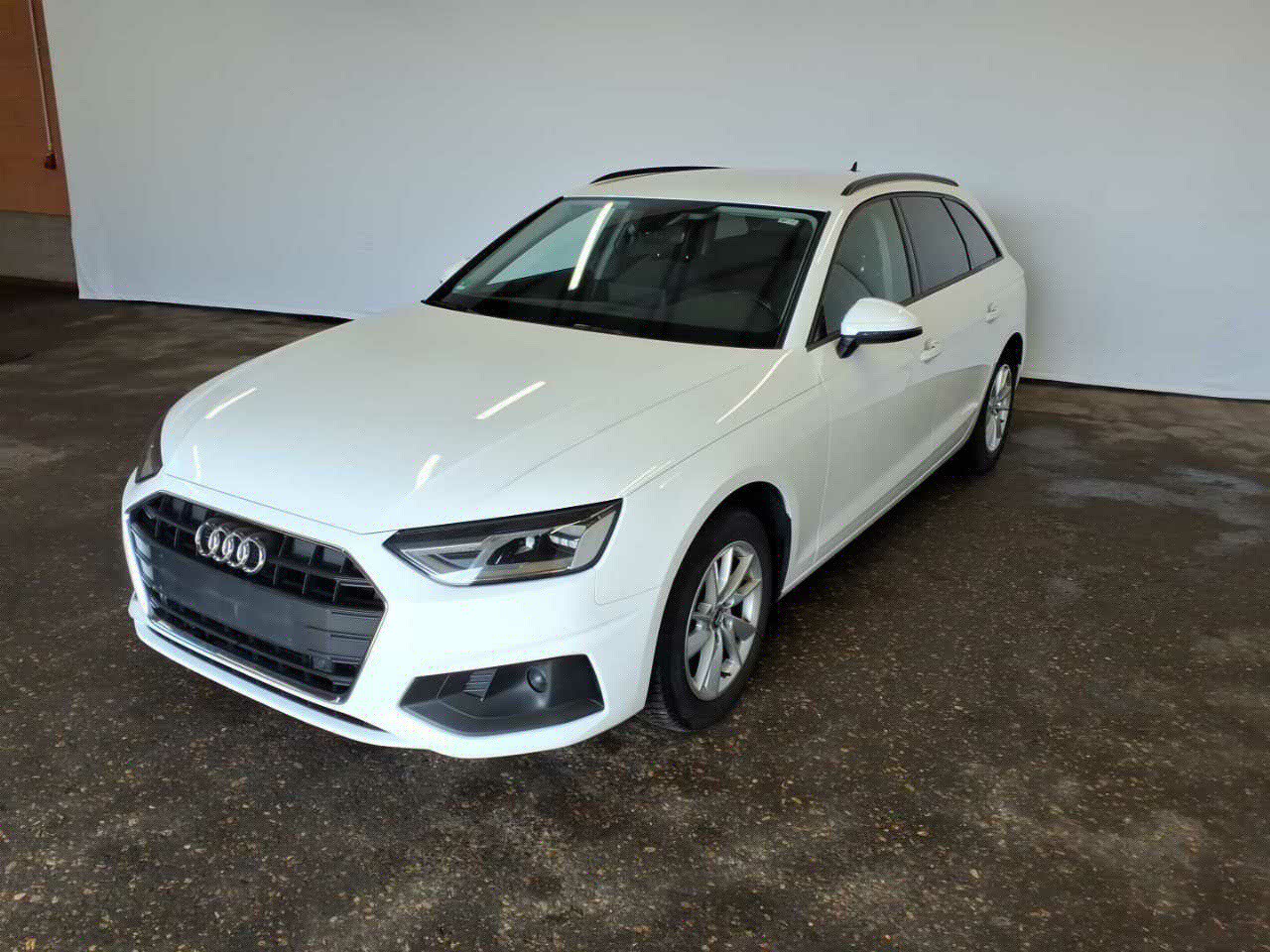 Audi A4 Avant 30 TDI - Diesel - Automatic - 136 hp - 146.547 km