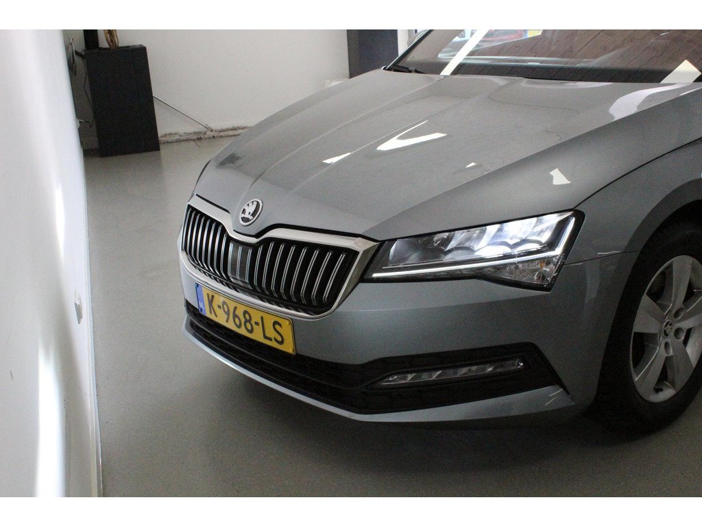 Skoda Superb Combi 1.5 TSI Business - Petrol - Automatic - 150 hp - 103.174 km