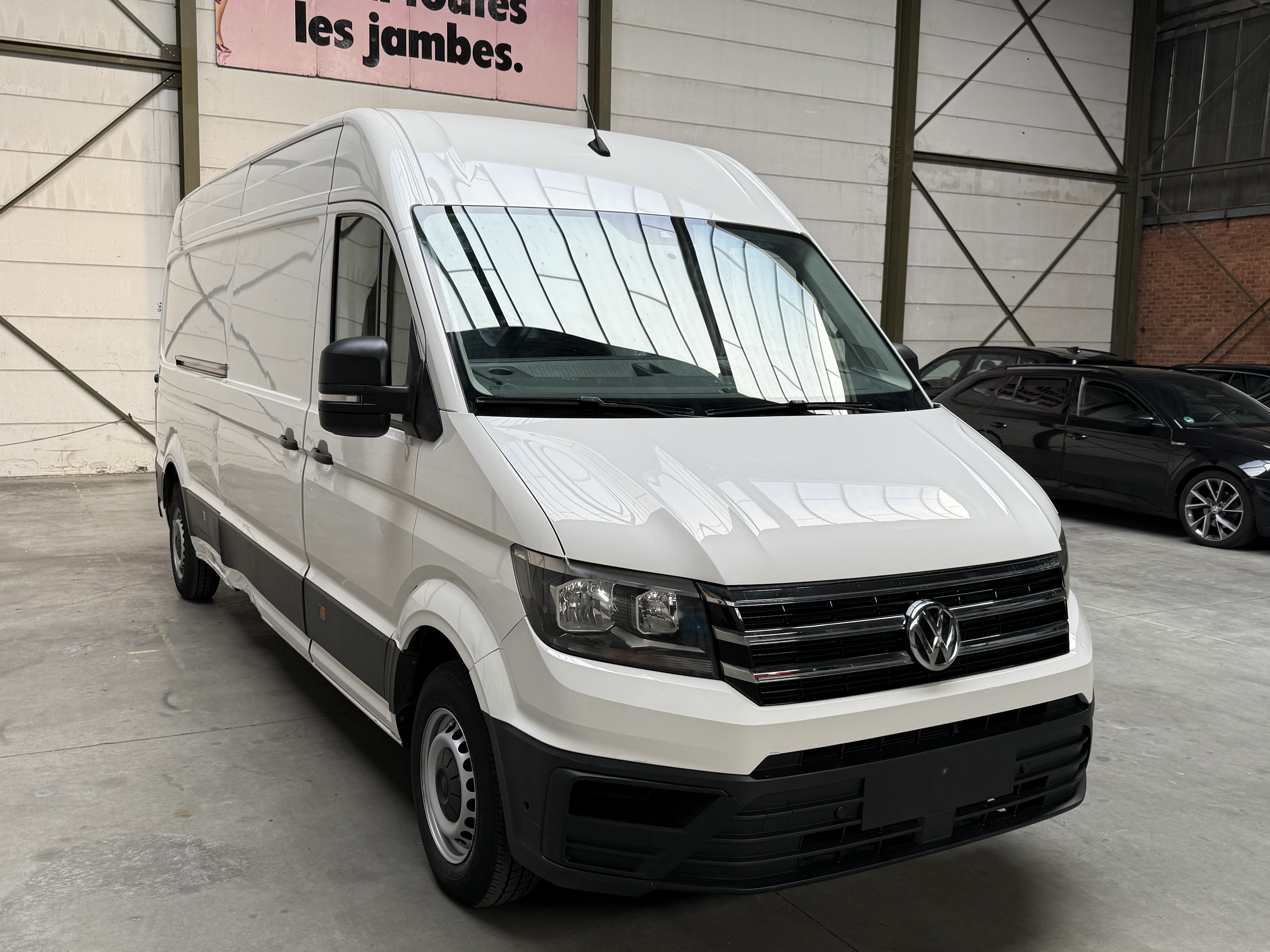 Volkswagen Crafter L4H3 2.0 TDI - Diesel - Manual - 140 hp - 324.618 km 