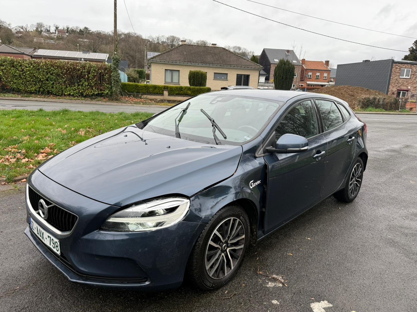 Volvo V40 D2 Black Edition - Diesel - Manual - 120 hp - 237.000 km