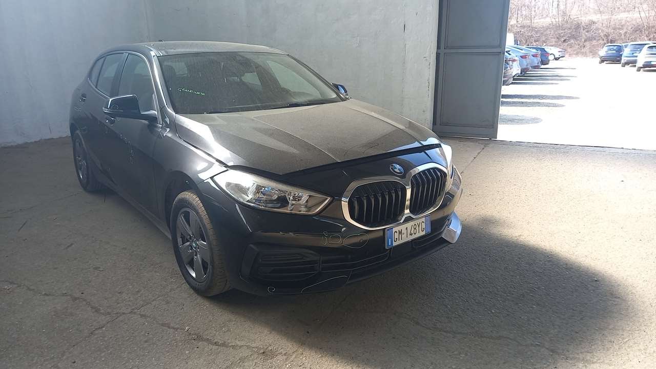 BMW 1 Series 118i Advantage - Petrol - Manual - 136 hp - 32.860 km Advantage