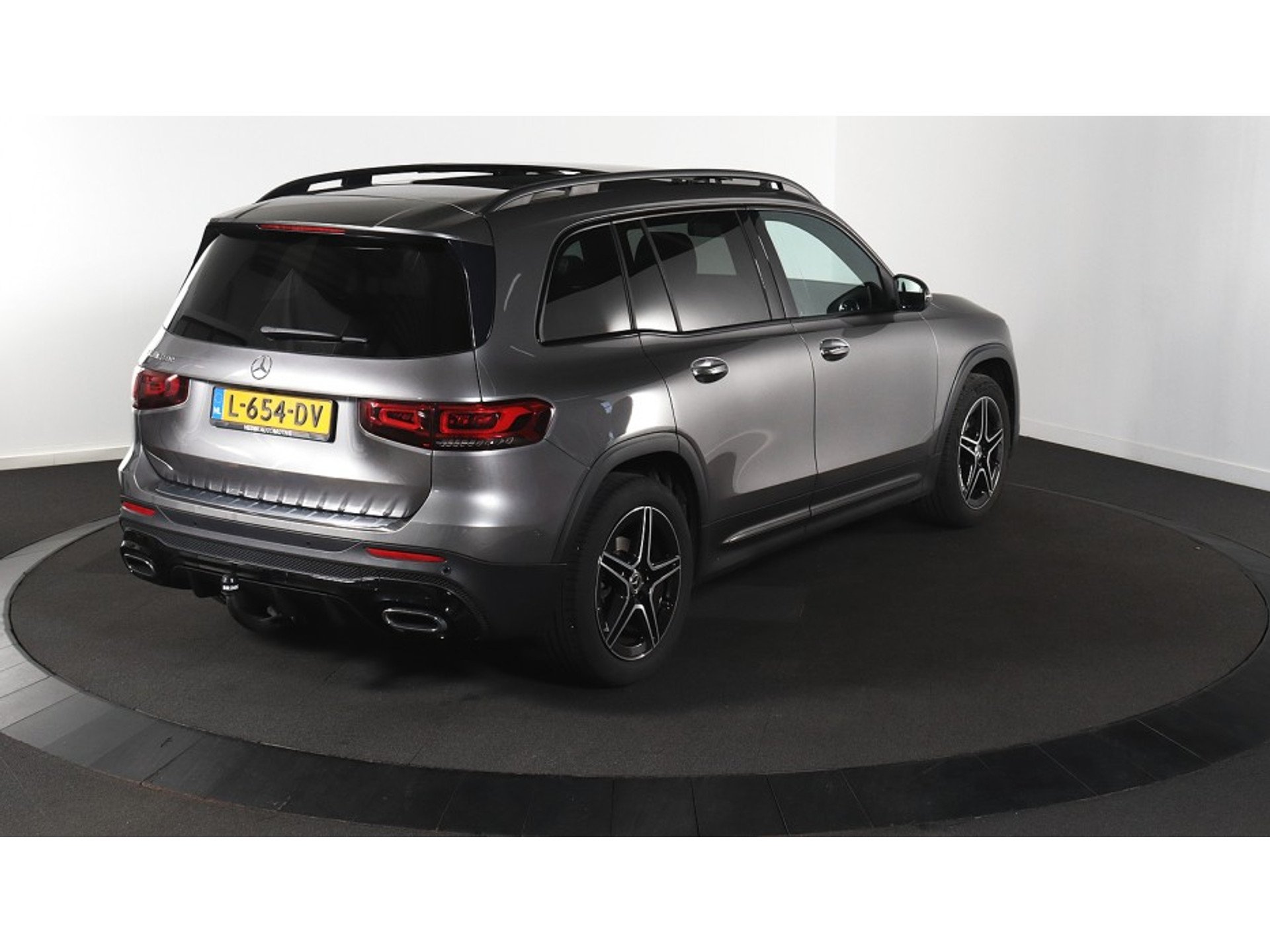 Mercedes-Benz GLB 180 Business Solution AMG - Petrol - Automatic - 136 hp - 69.903 km