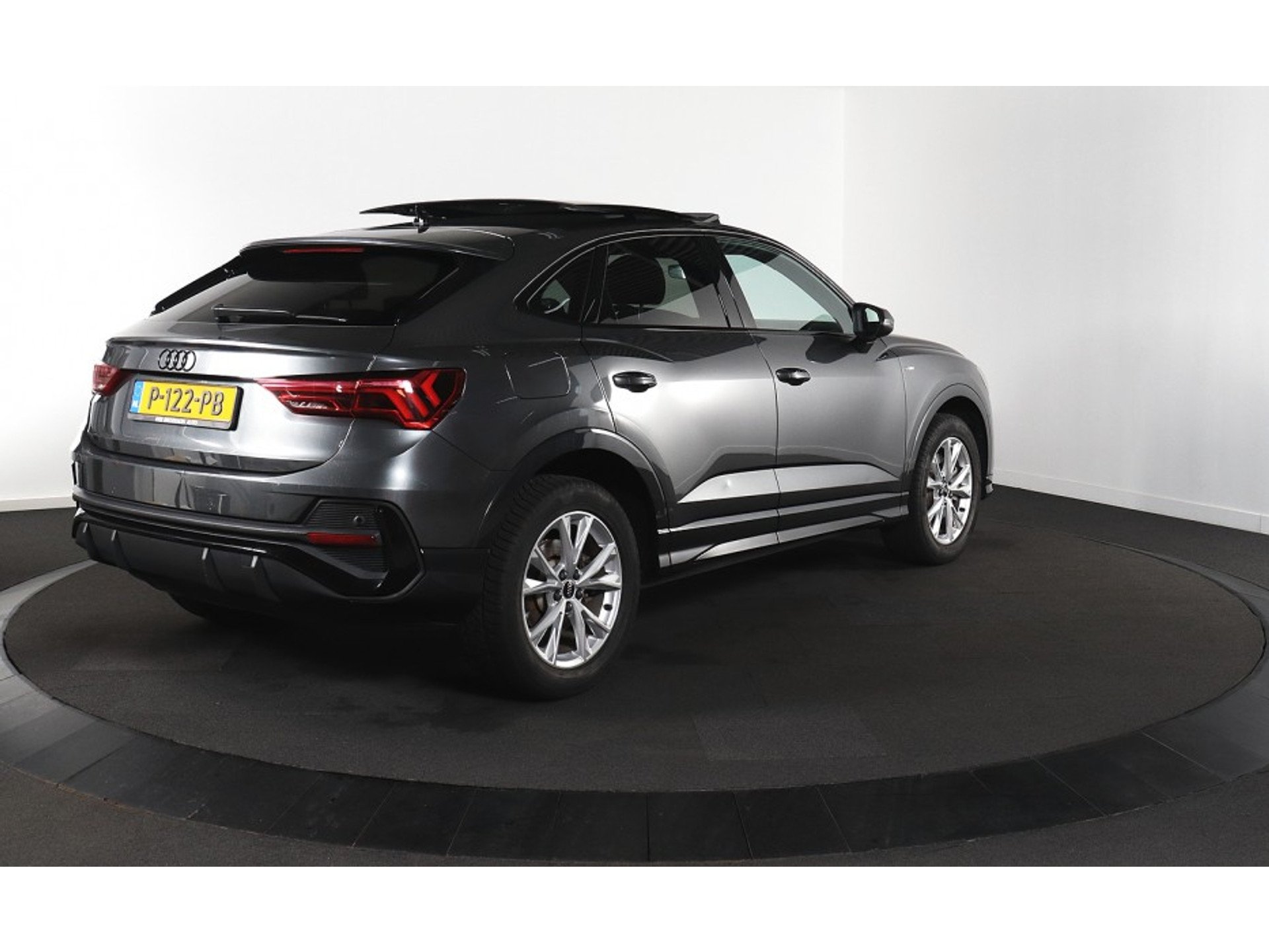 Audi Q3 45 TFSIe S Edition - Hybrid - Automatic - 150 hp - 59.866 km